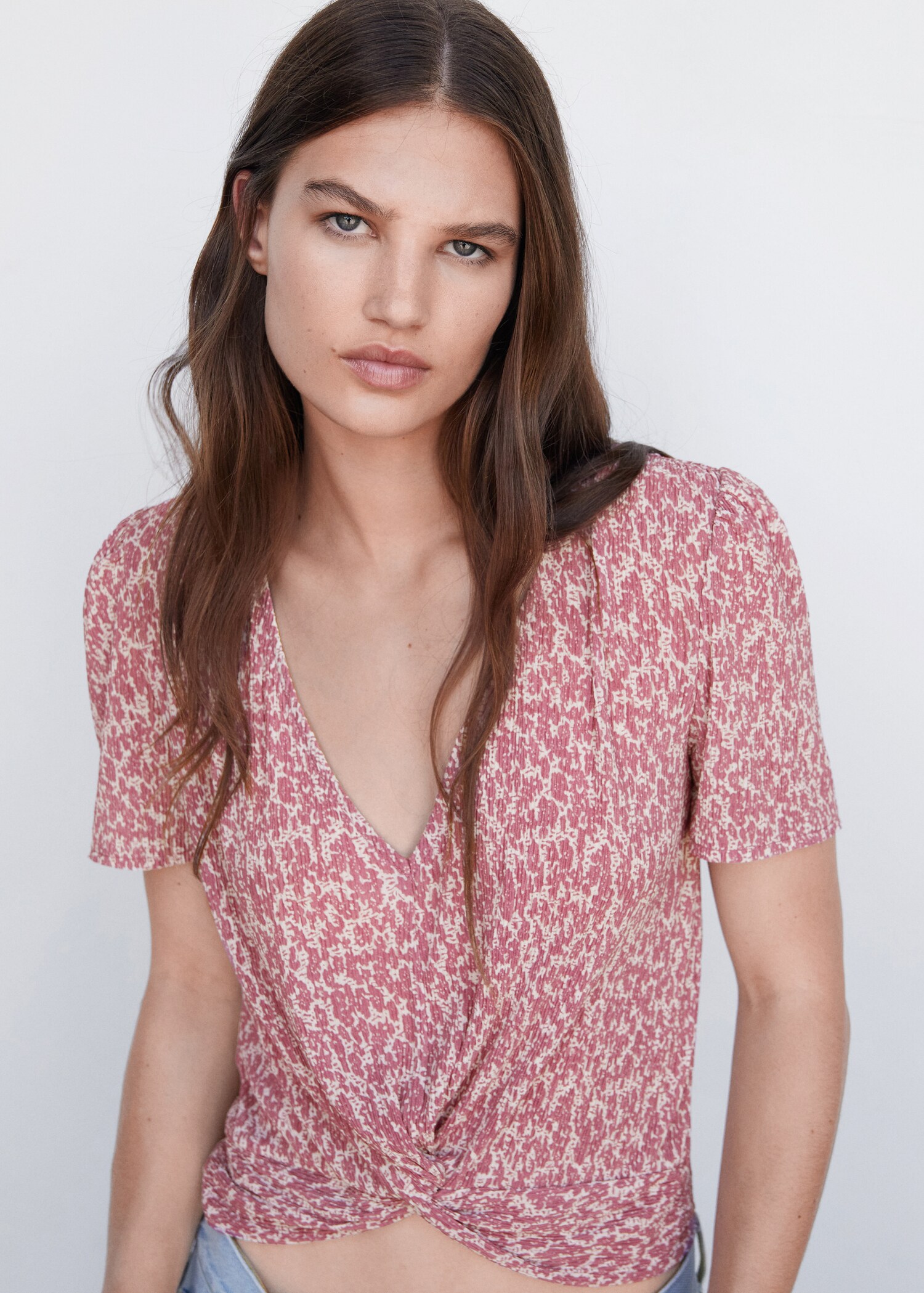 Textured blouse with knot detail - Details of the article 1