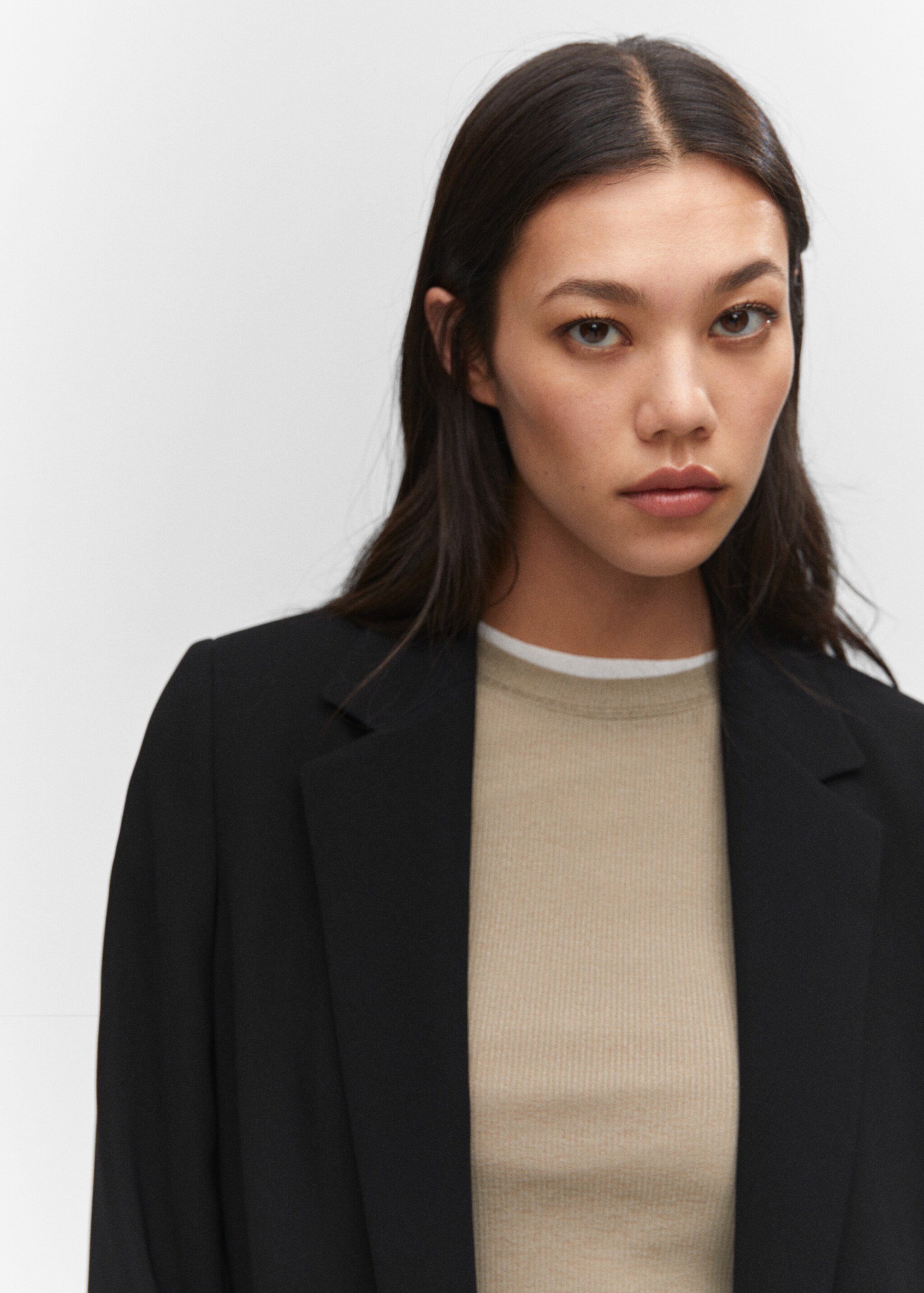 Jacket with gathered sleeves - Details of the article 1, Black. Ref: 57093795-00.