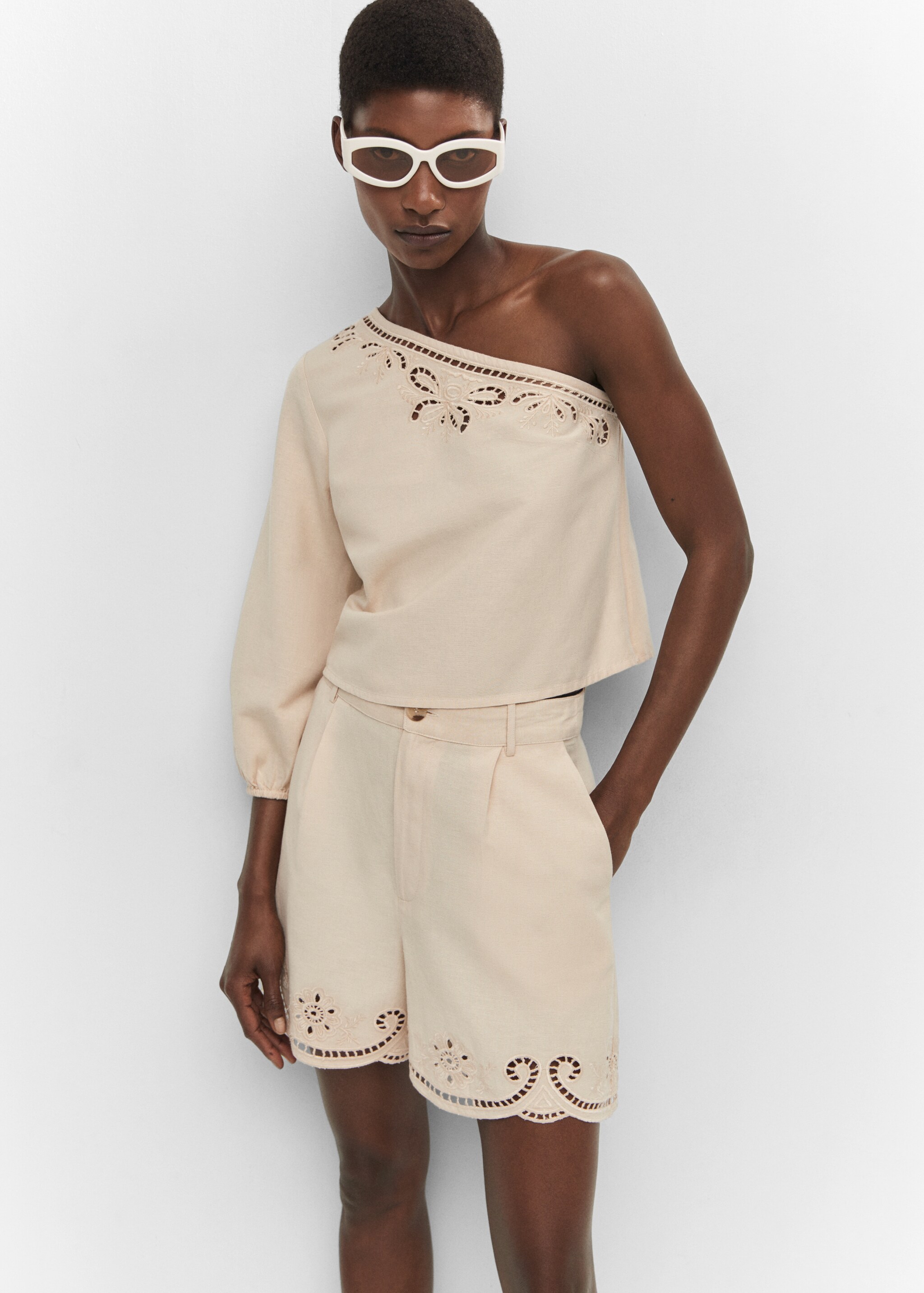 Asymmetrical embroidered openwork top - Details of the article 6