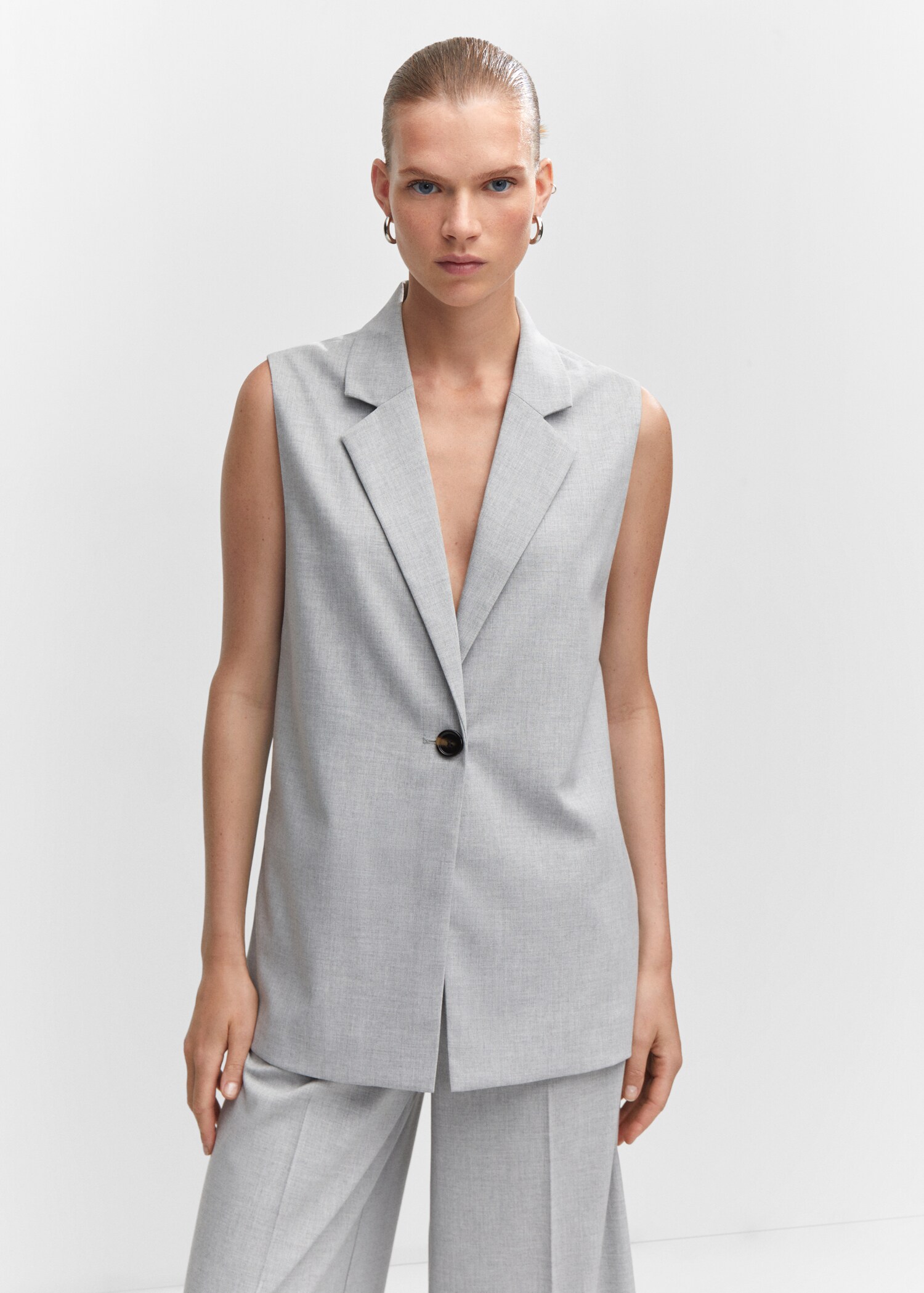 Long gilet with openings - Medium plane