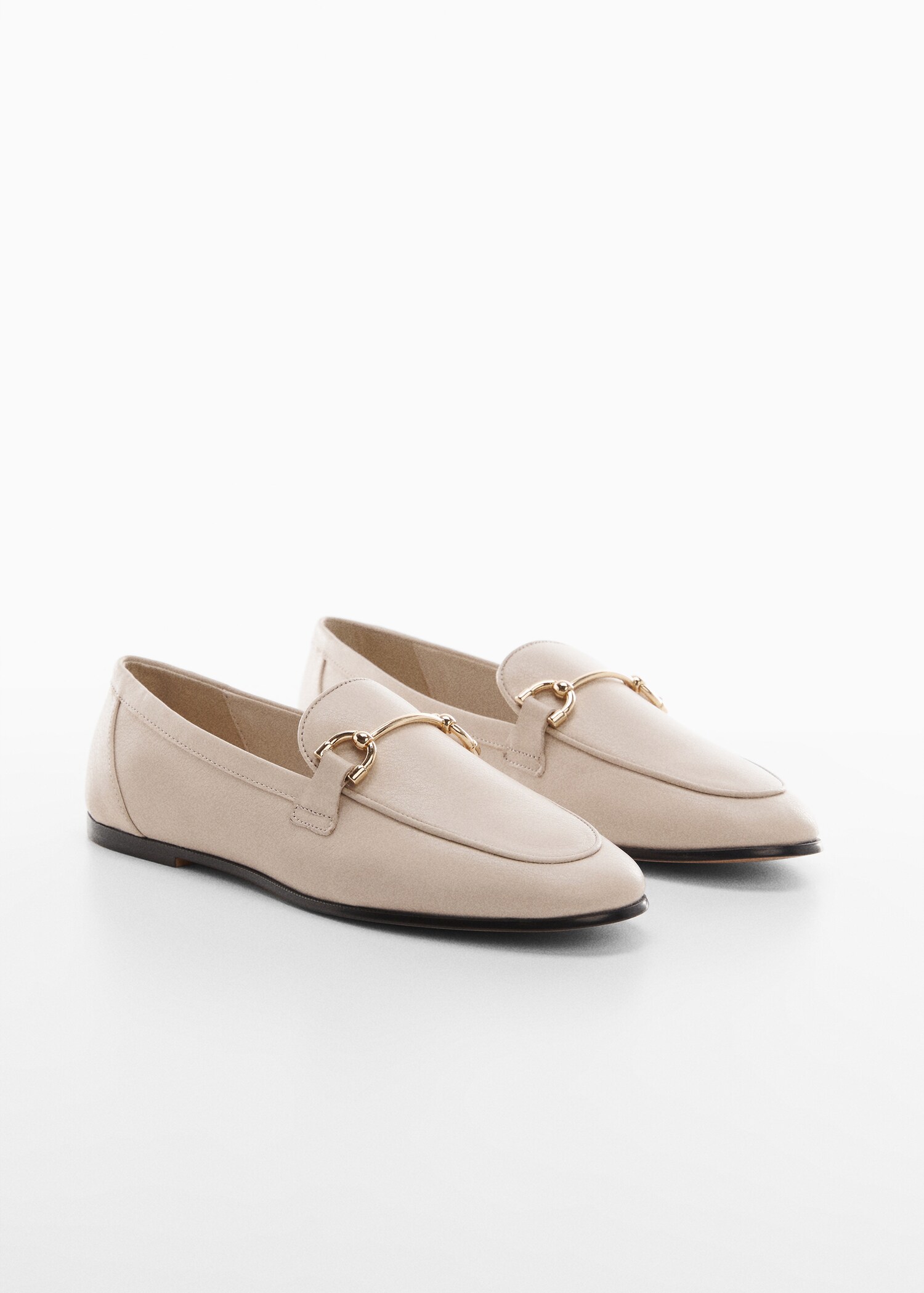 Mocassins cuir détail métallique - Plan moyen