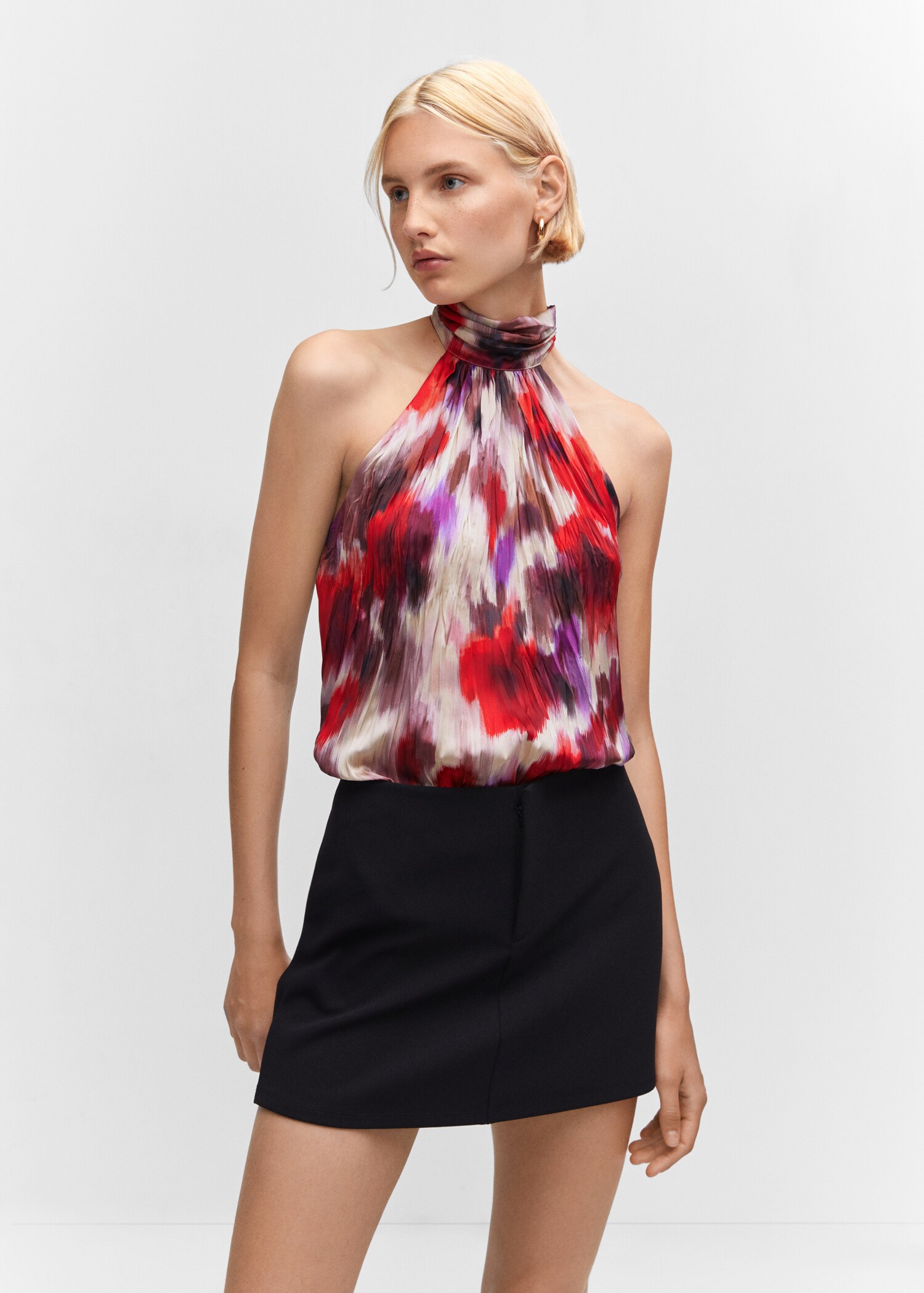 Blusa textura cuello halter - Plano medio