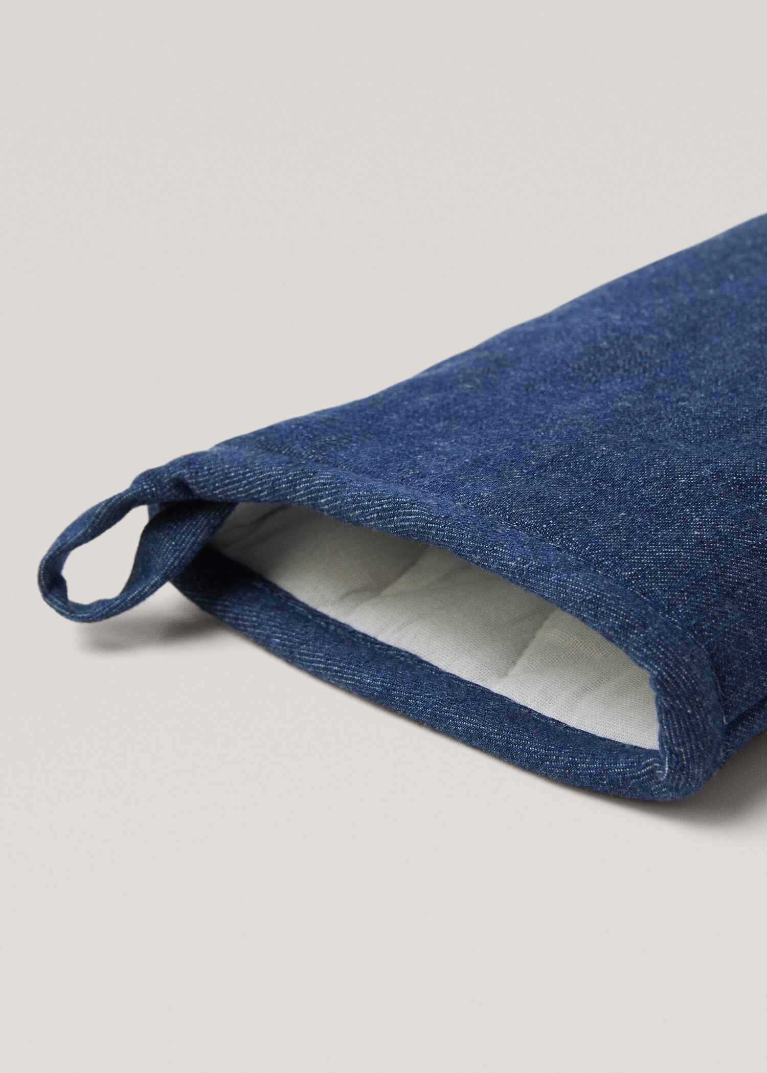 Denim mittens - Details of the article 1