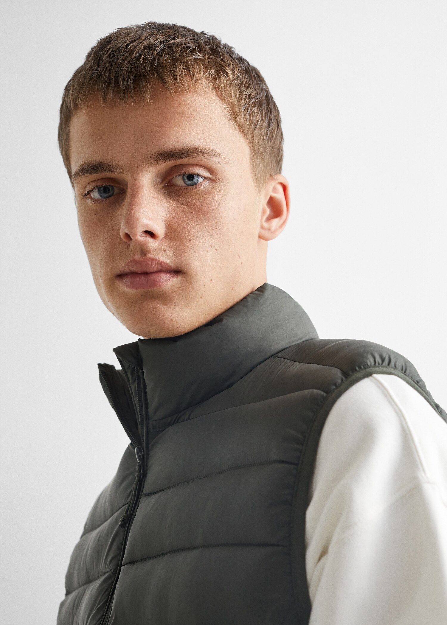 Quilted gilet - Details of the article 1