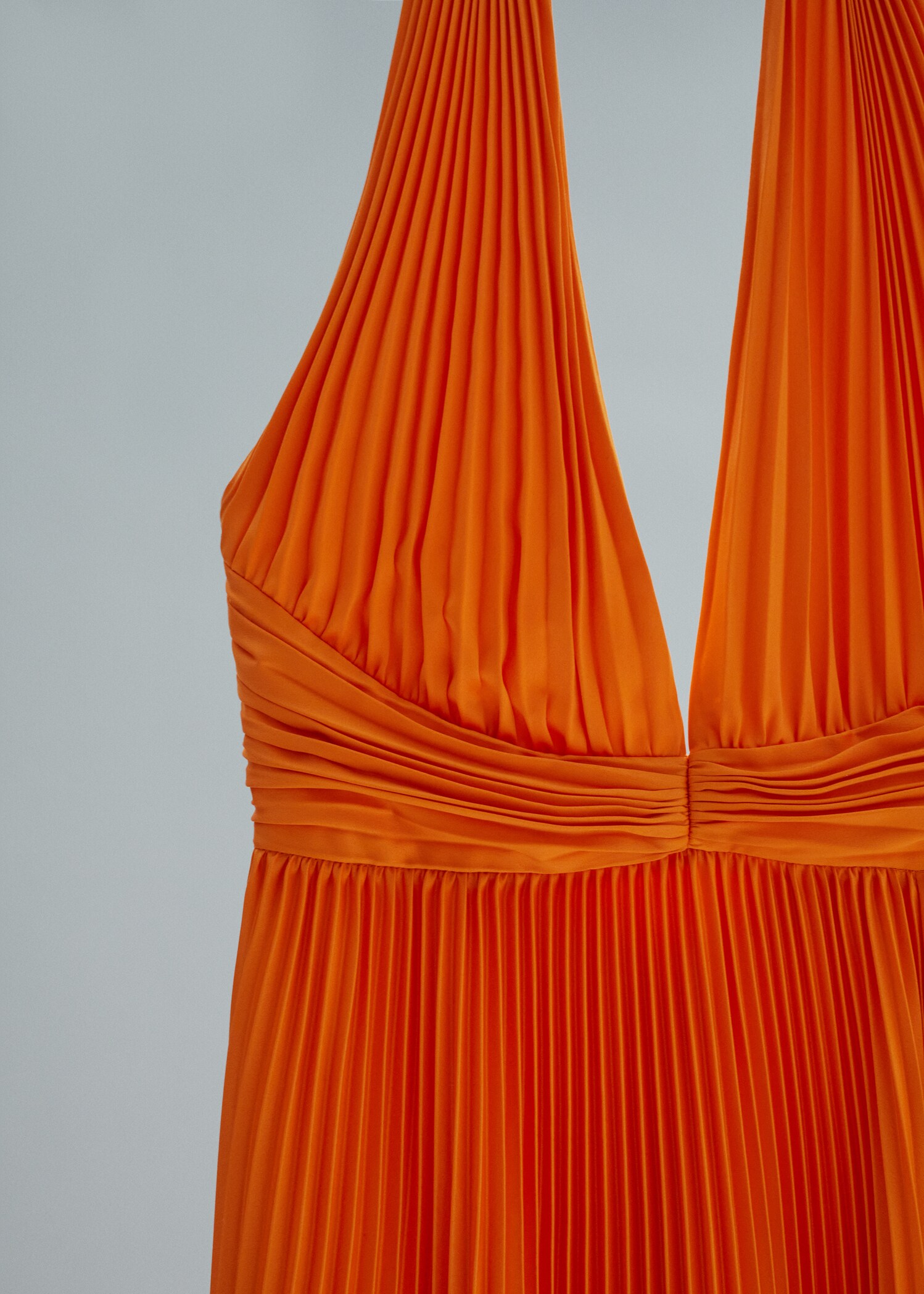 Pleated dress with knot detail - Details of the article 8