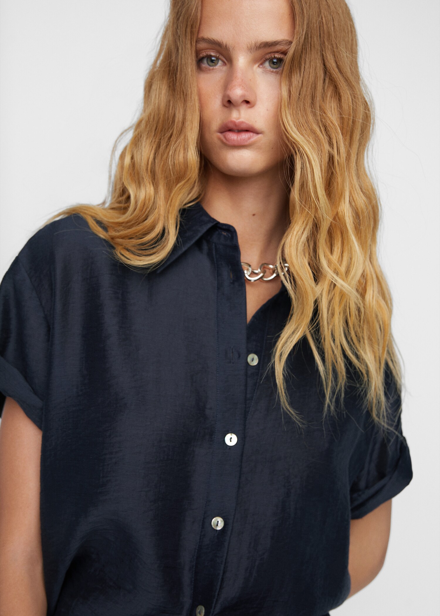 Satin buttoned shirt - Details of the article 1