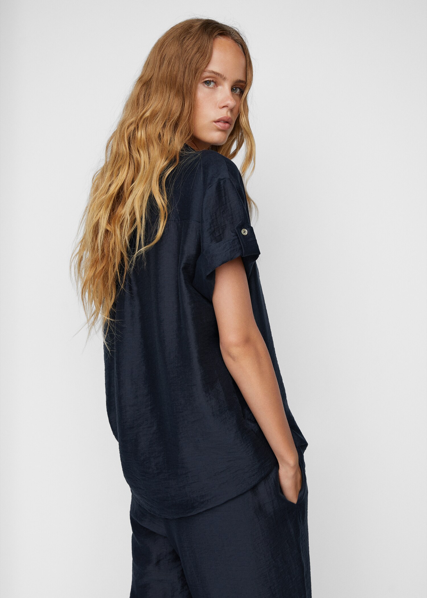 Satin buttoned shirt - Reverse of the article