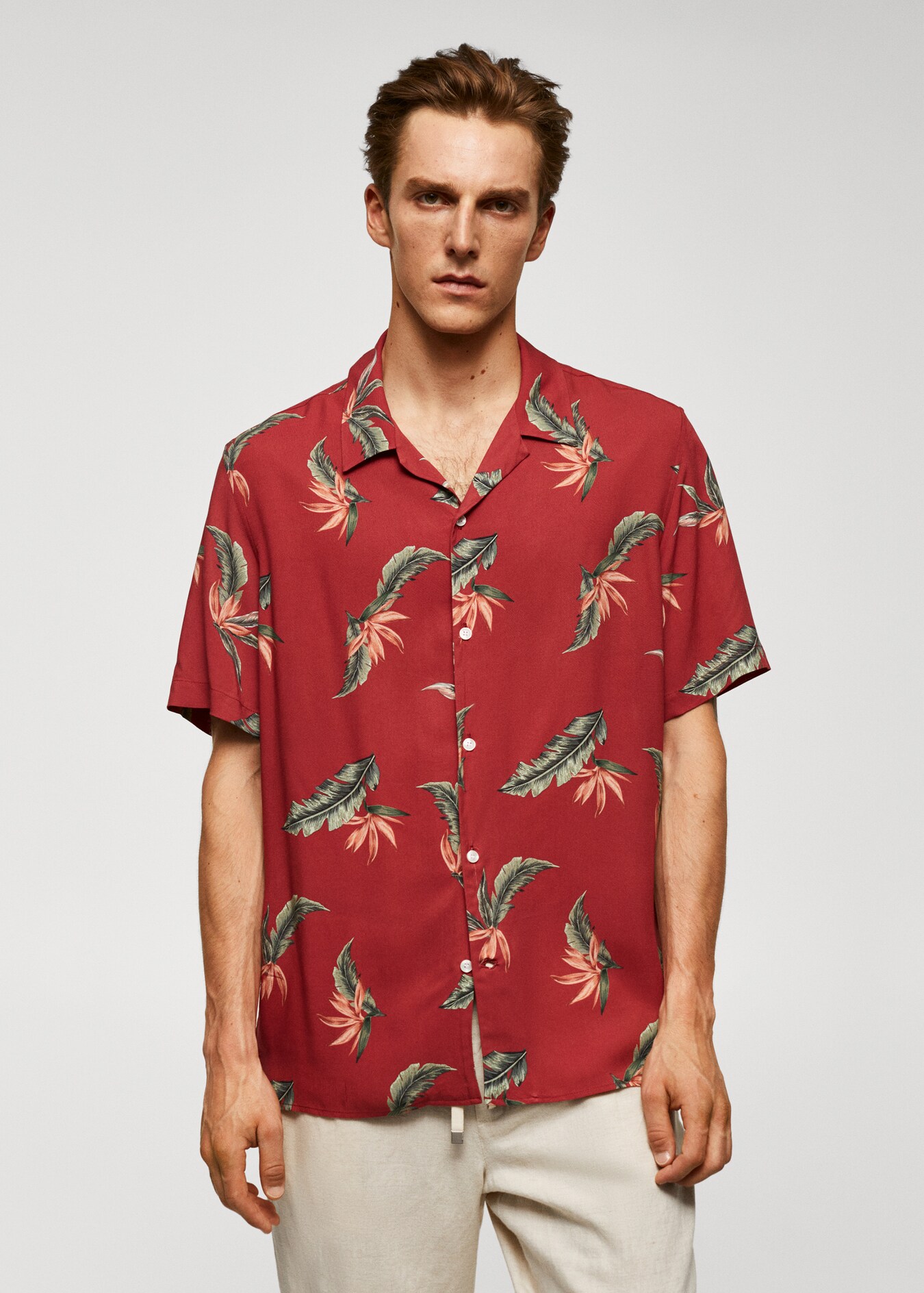Camisa regular fit estampado hawaiano