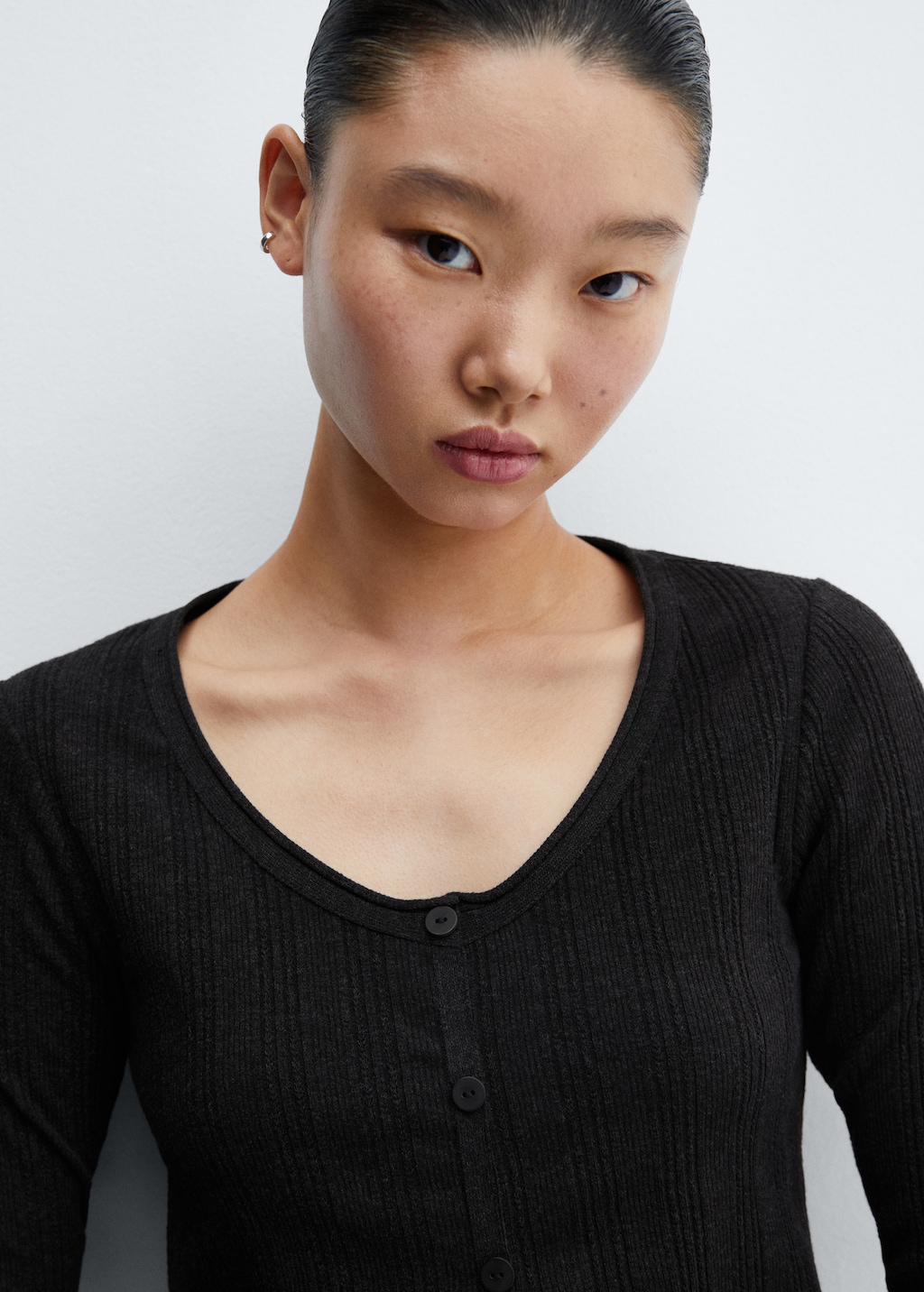 Knitted t-shirt with button