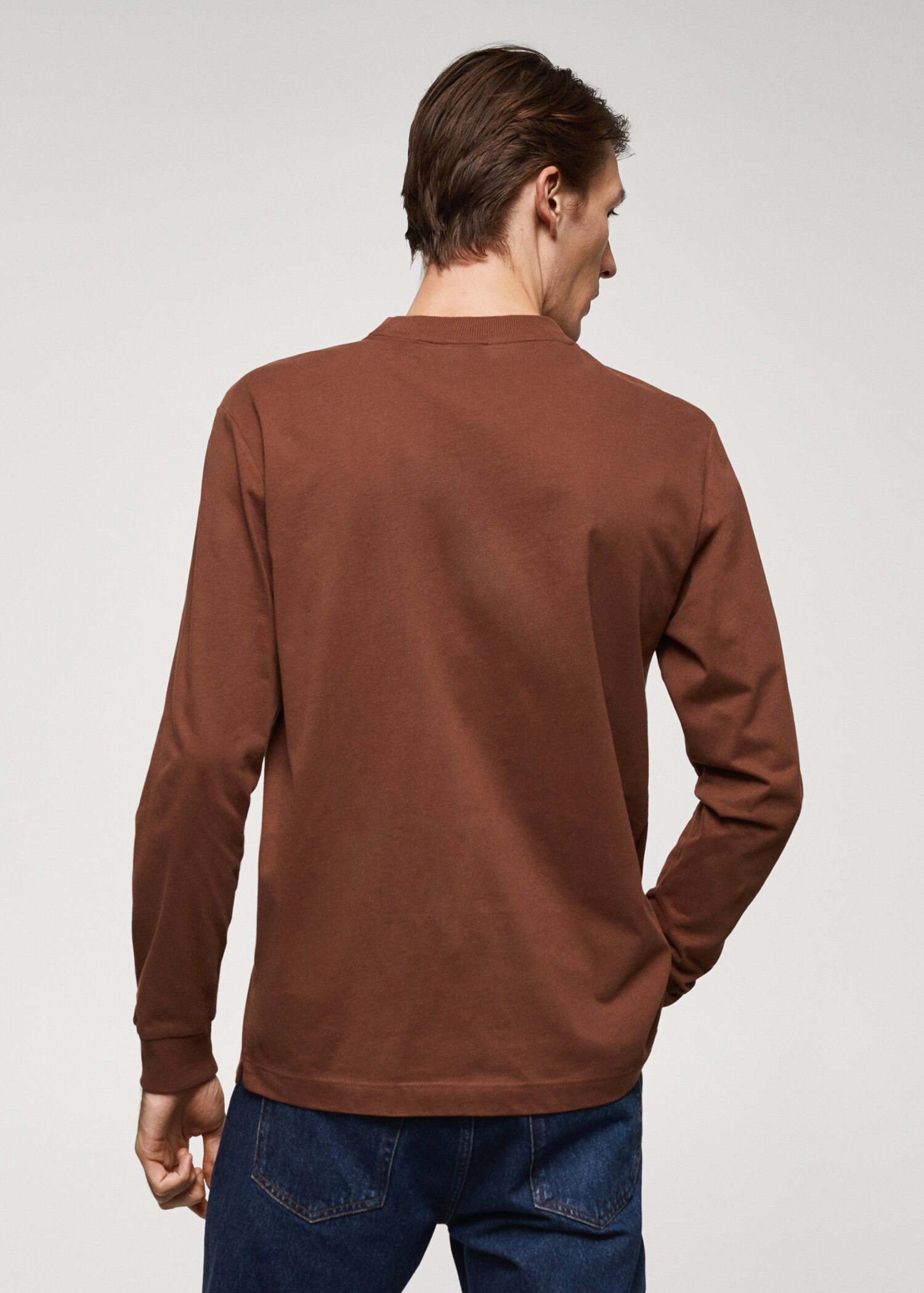 Long-sleeved t-shirt with pocket - Reverse of the article