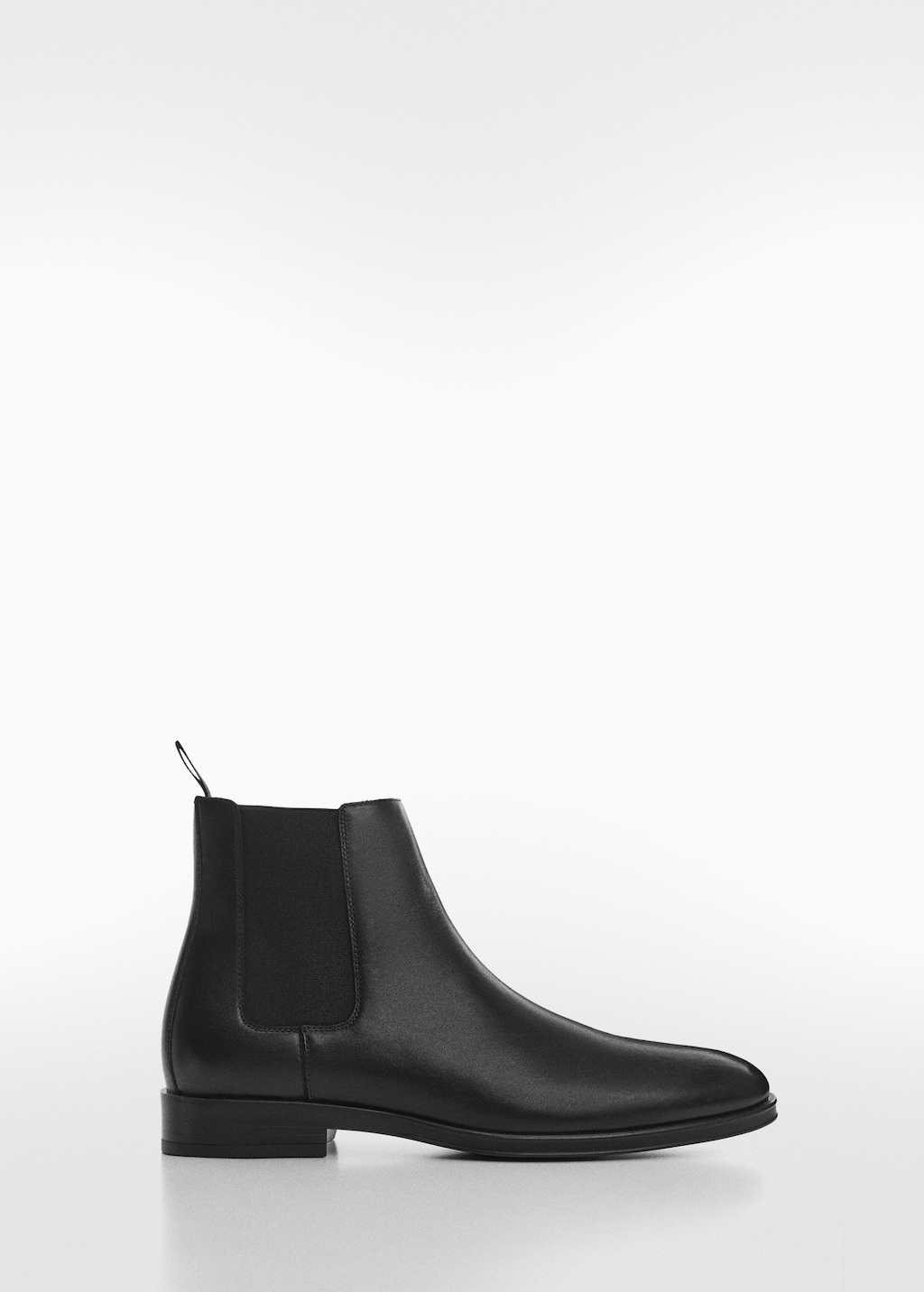 Polished leather chelsea boots - Men | MANGO Pakistan