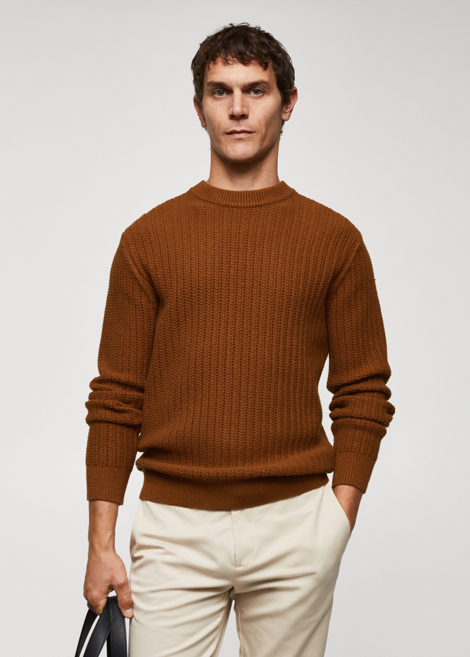 Pull-over grosse maille - Plan moyen
