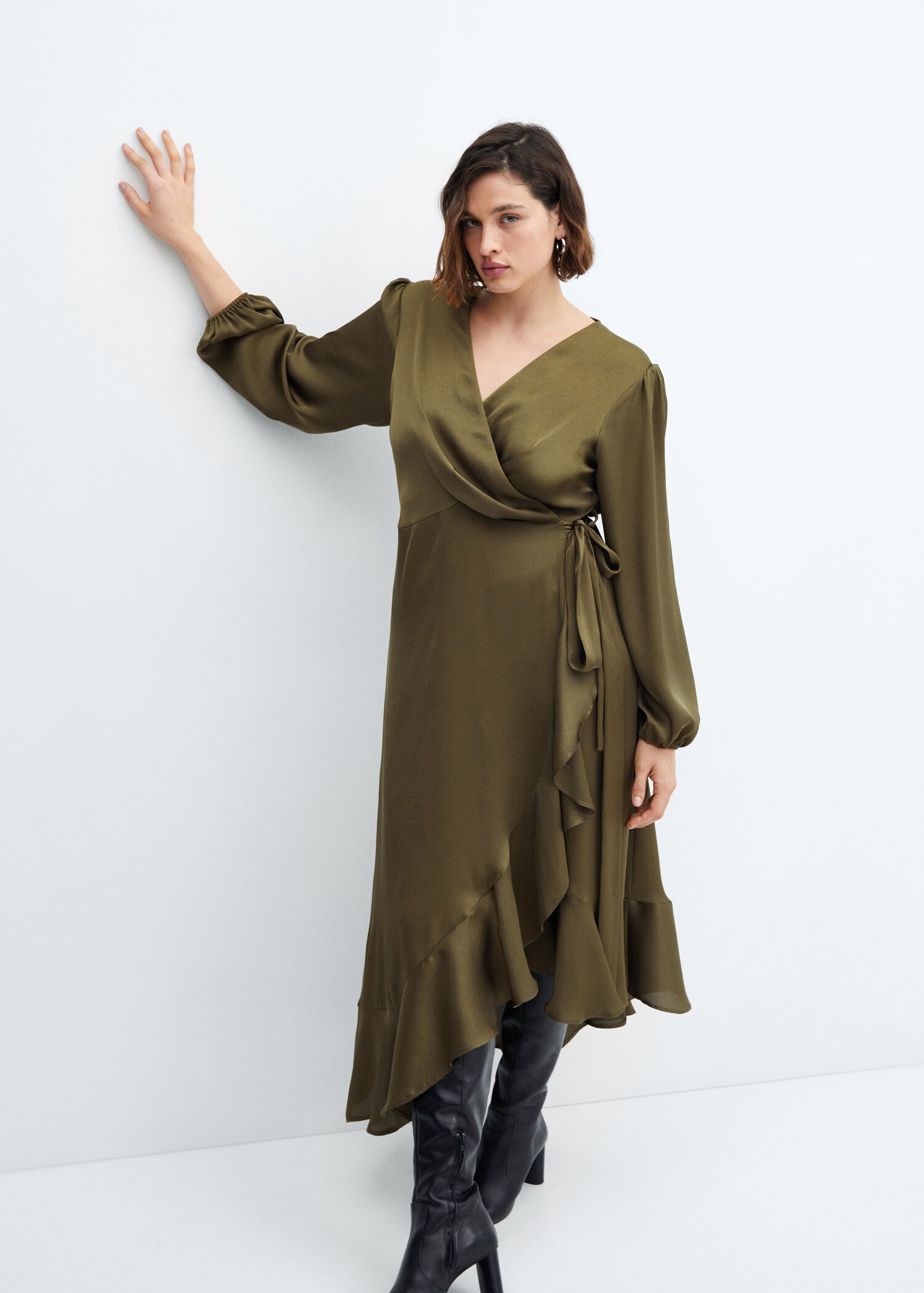 Ruffle wrap dress - Details of the article 4