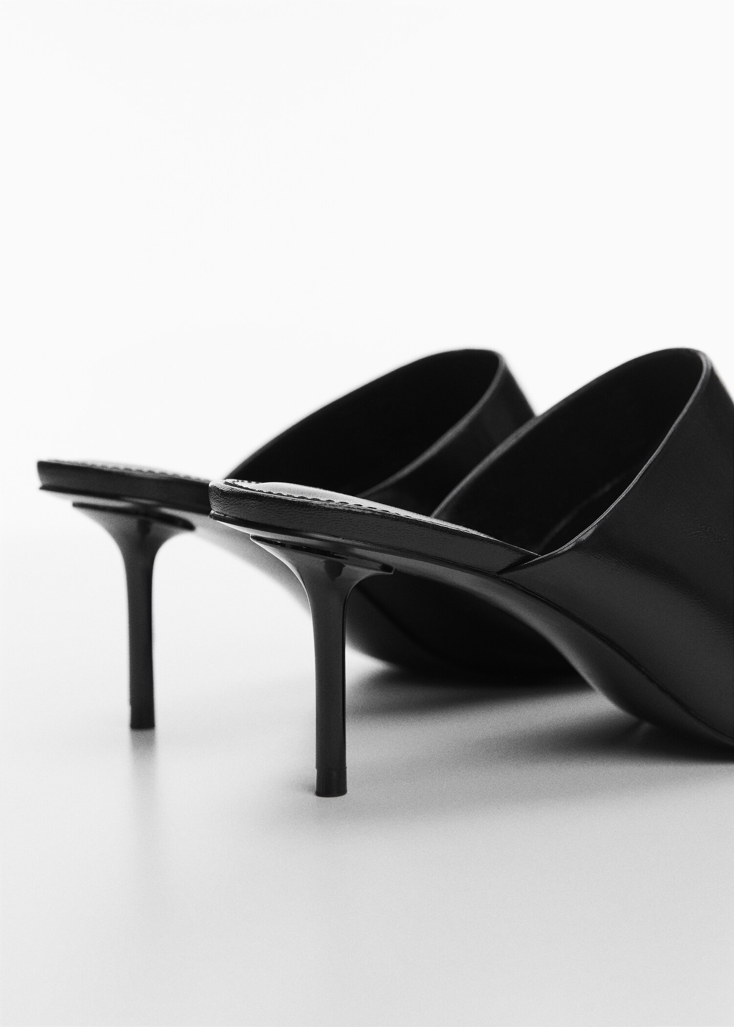 Chaussures cuir ouvertes à l'arrière - Détail de l'article 1