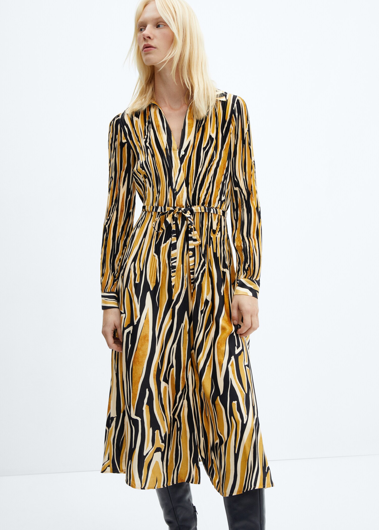 Vestido camisero estampado - Plano medio