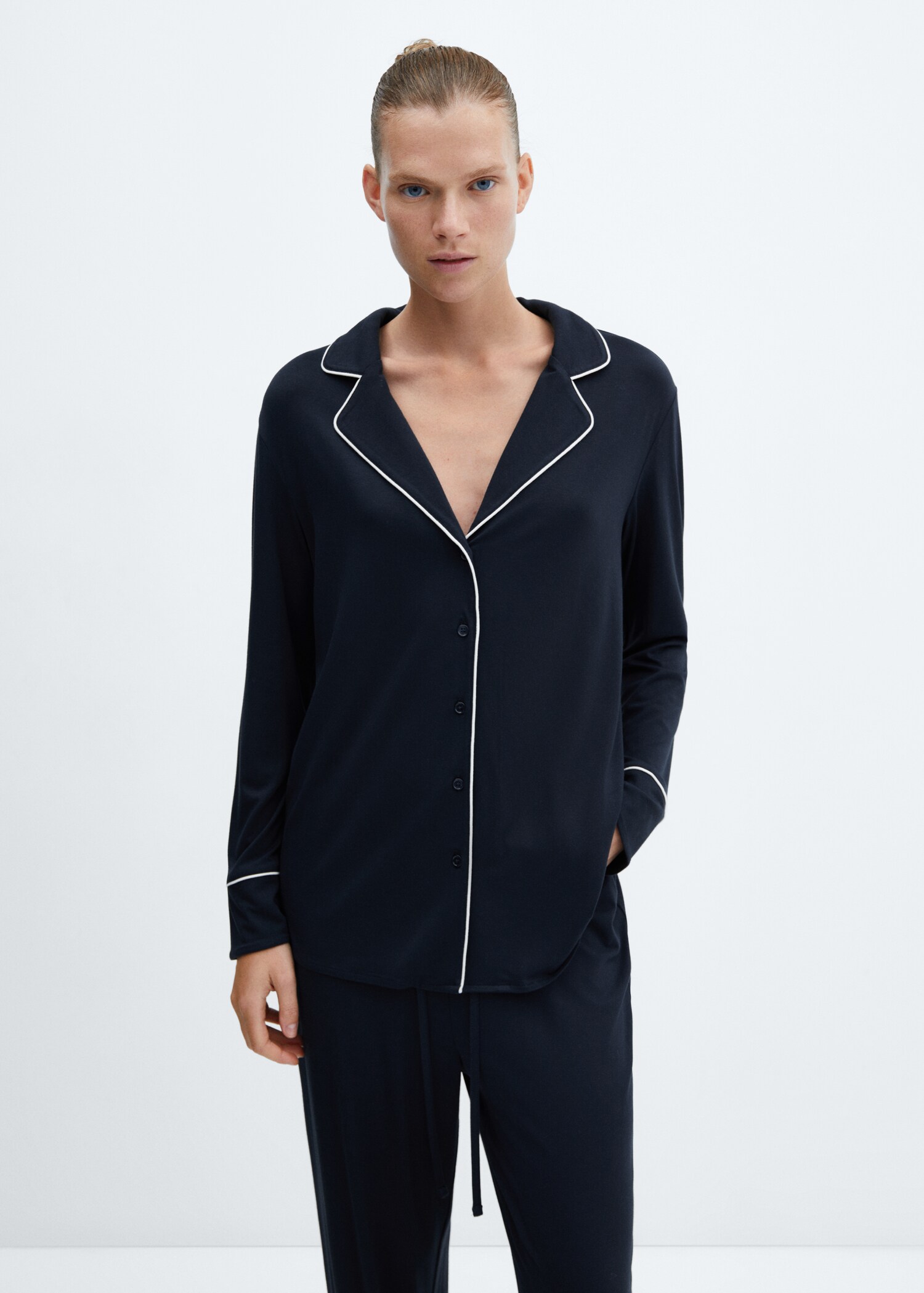 Camisa pijama ribete contraste - Plano medio