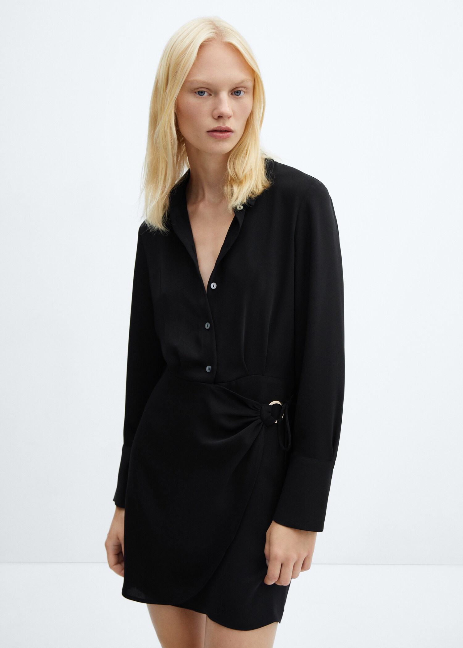 Robe chemisier courte - Plan moyen