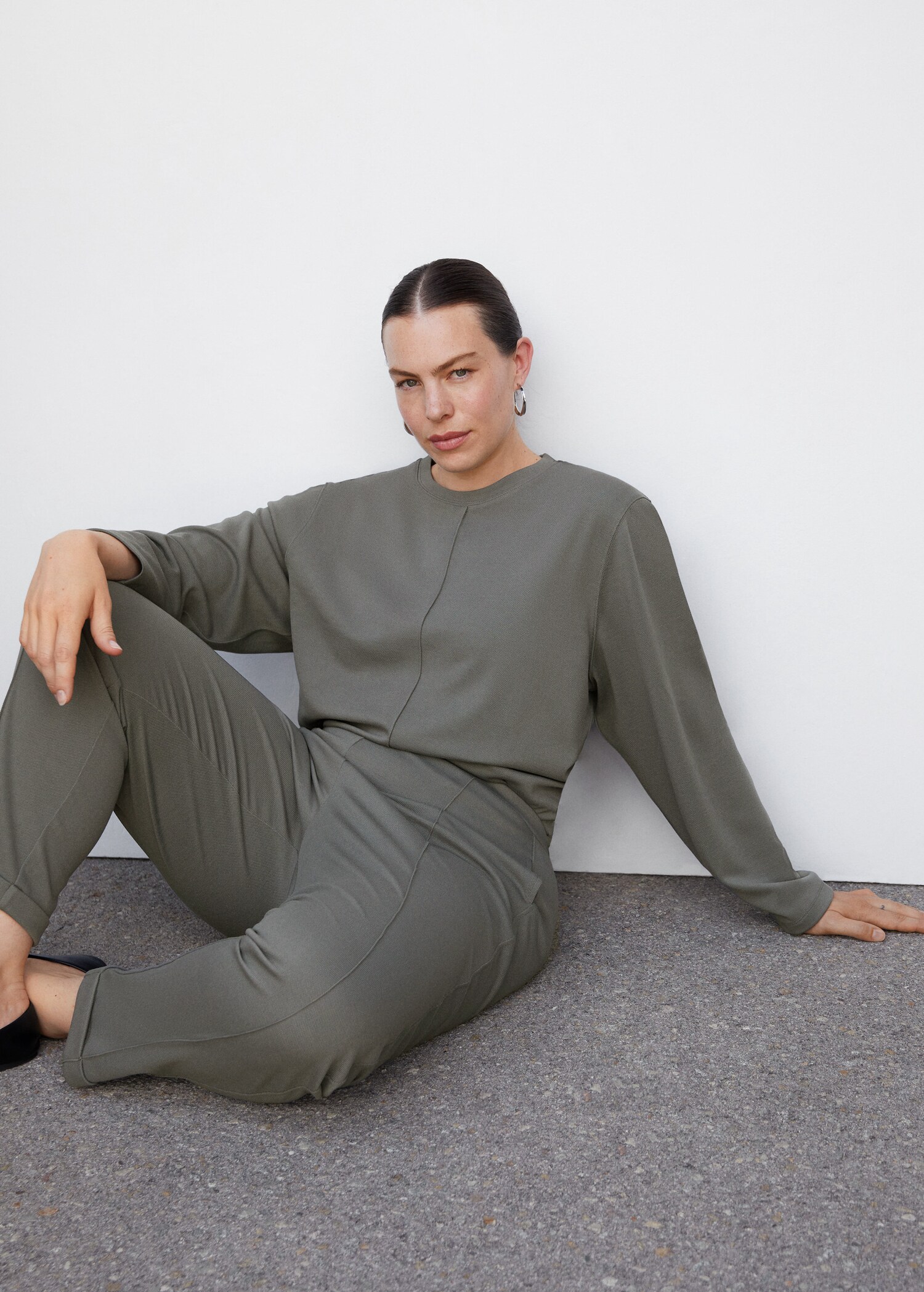 Decorative stitching sweatshirt - Детальніше про товар 4