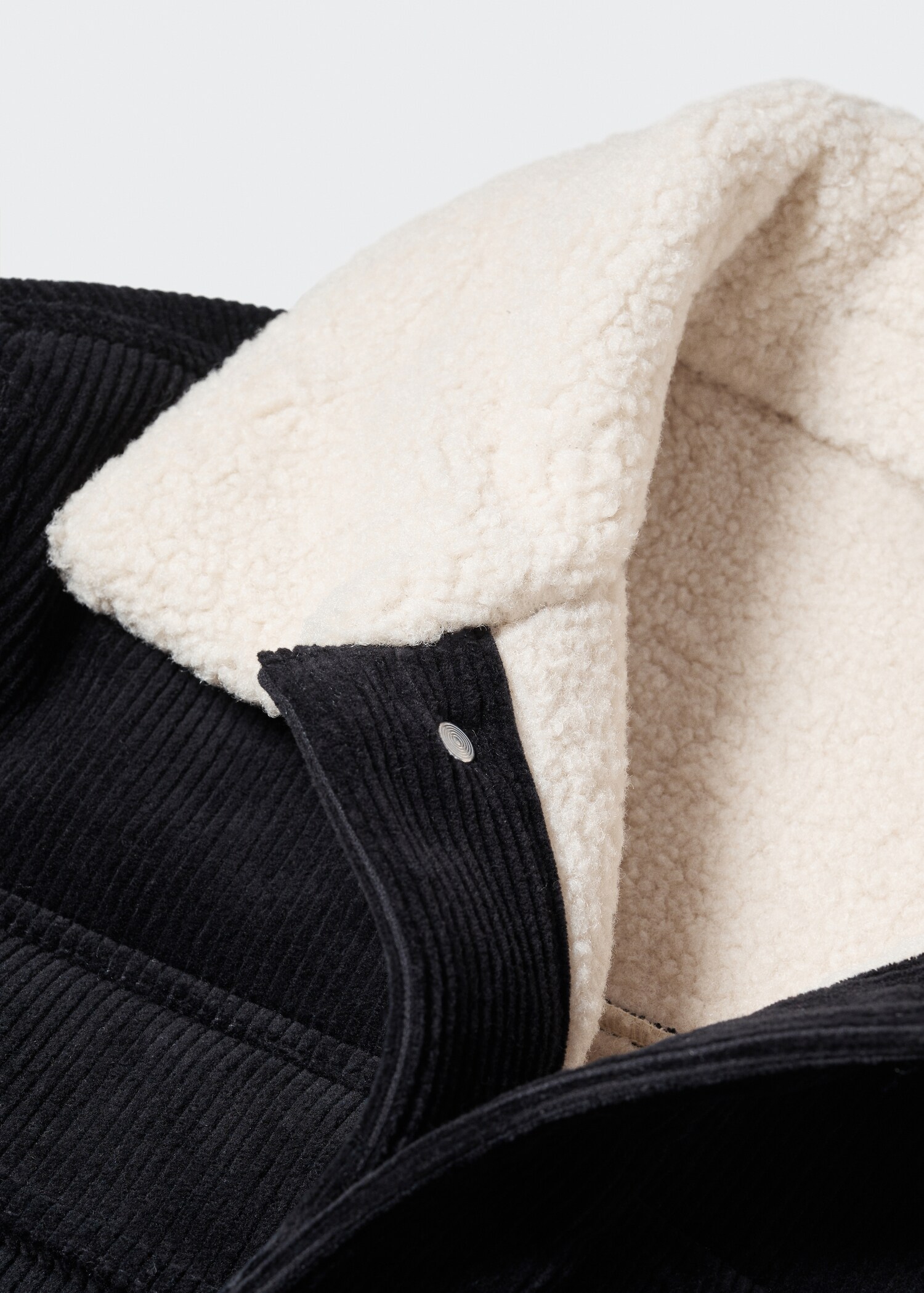 Corduroy jacket with shearling-effect lining - Details of the article 8