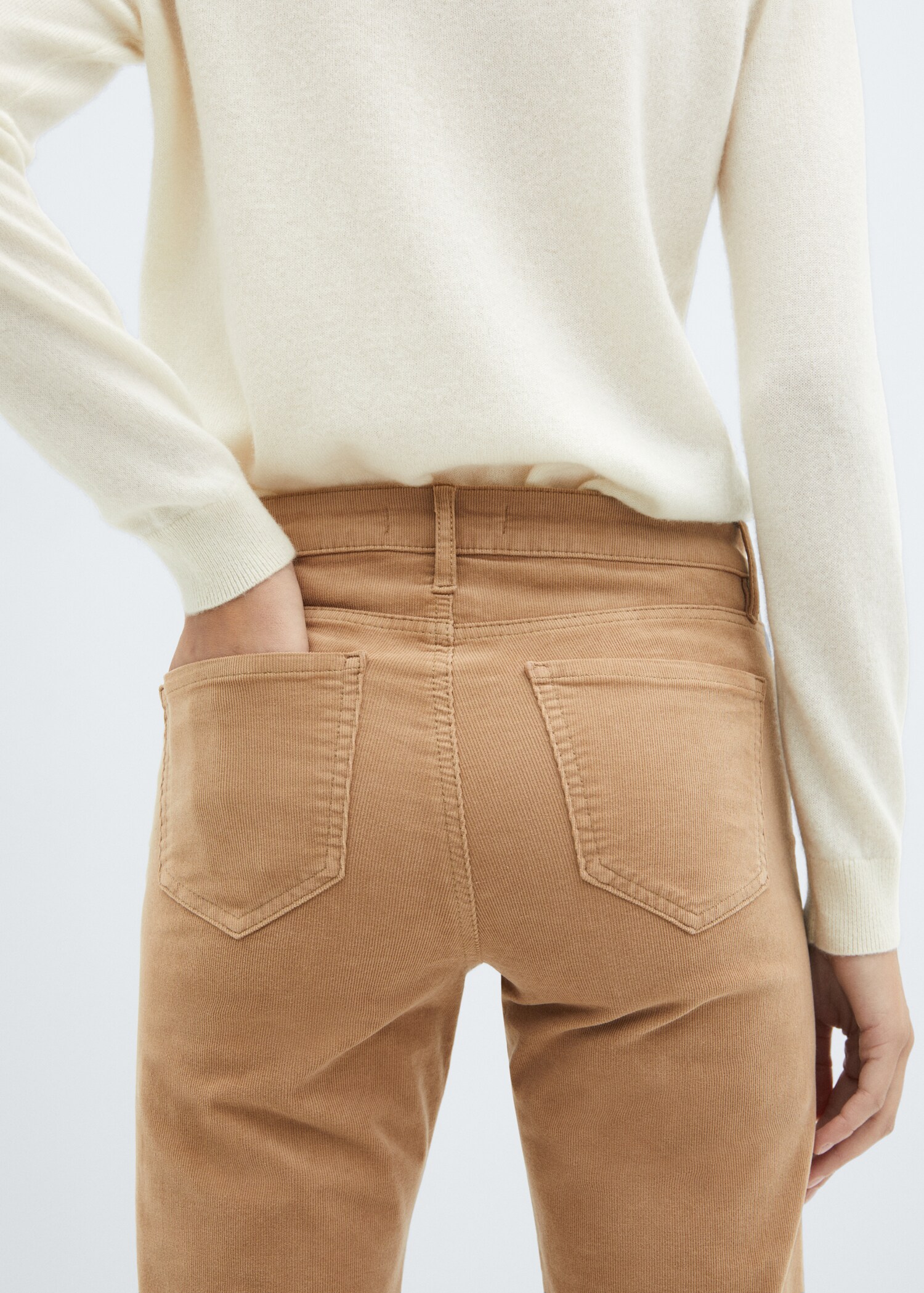 Pantalon flare taille normale velours côtelé - Détail de l'article 4