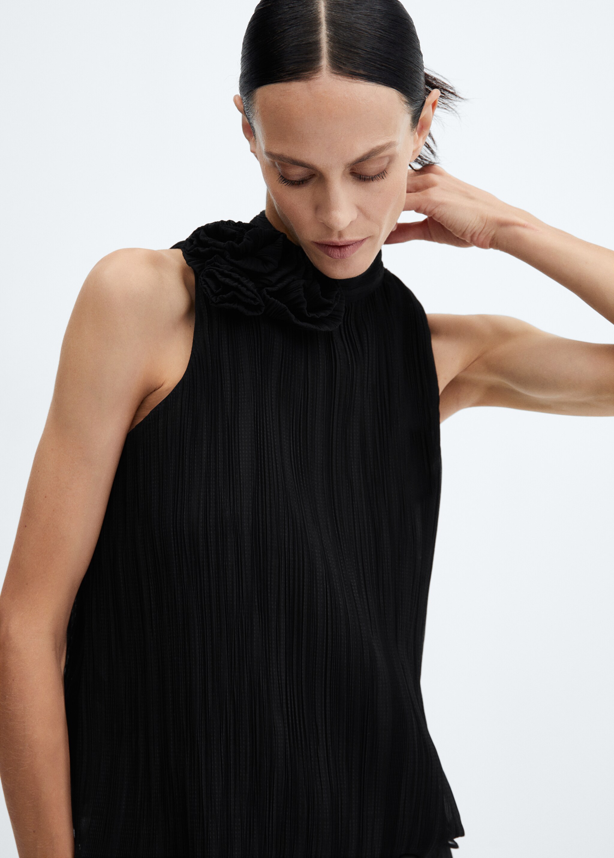 Pleated maxi-flower blouse - Details of the article 1
