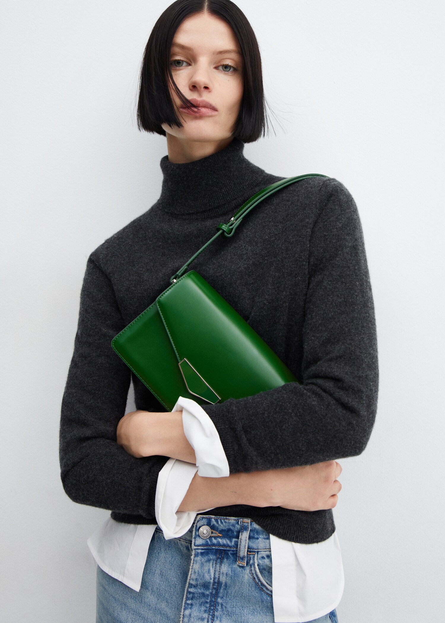 Shoulder bag with strap - Details of the article 9