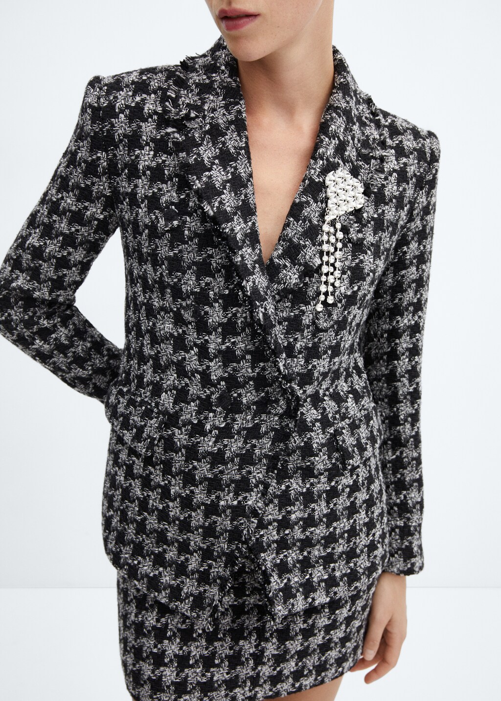 Tweed jacket with brooch - Women | MANGO Taiwan area Tweed jacket with brooch - Women | MANGO Taiwan area