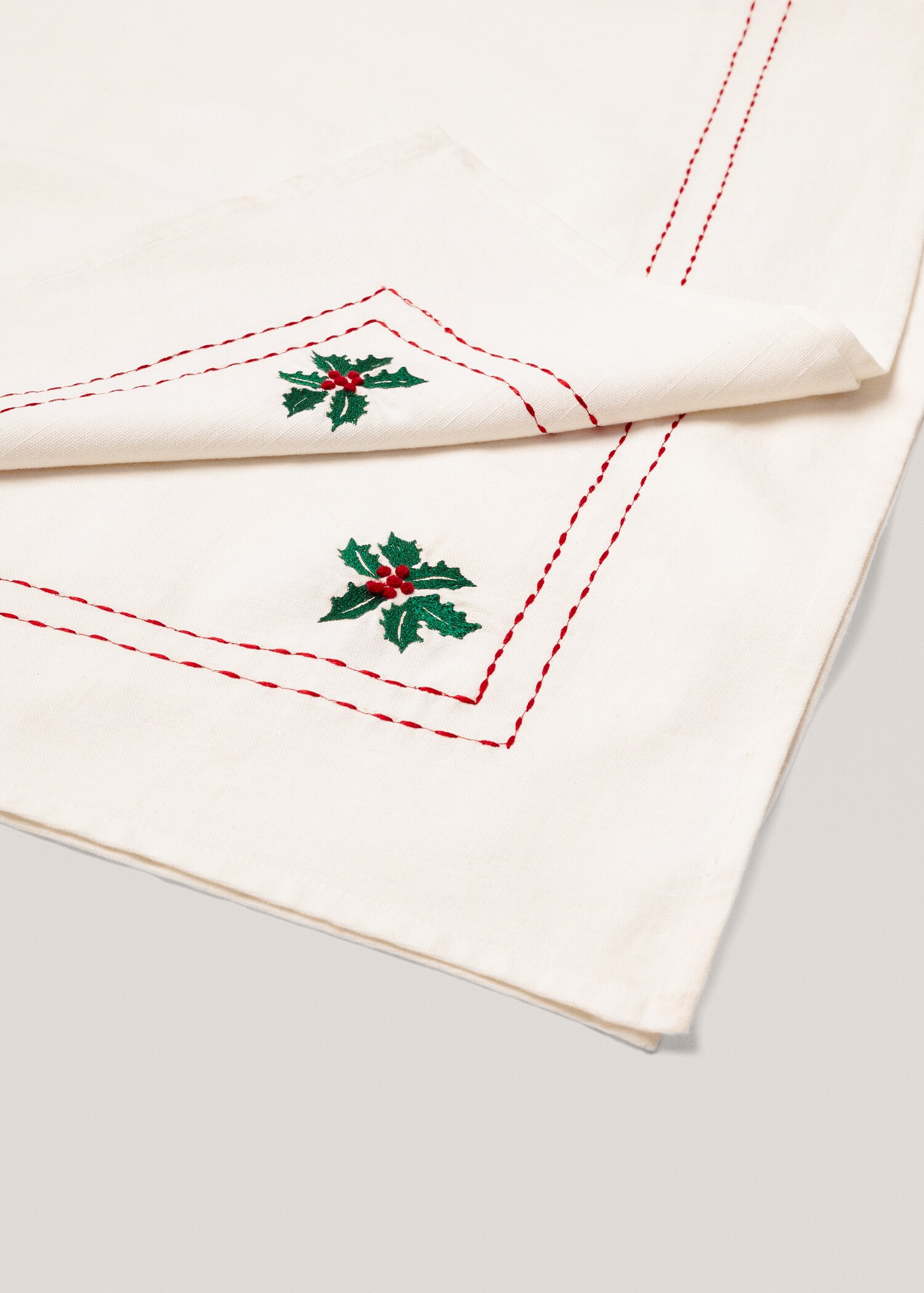 Embroidered detail tablecloth 150x150cm - Details of the article 1