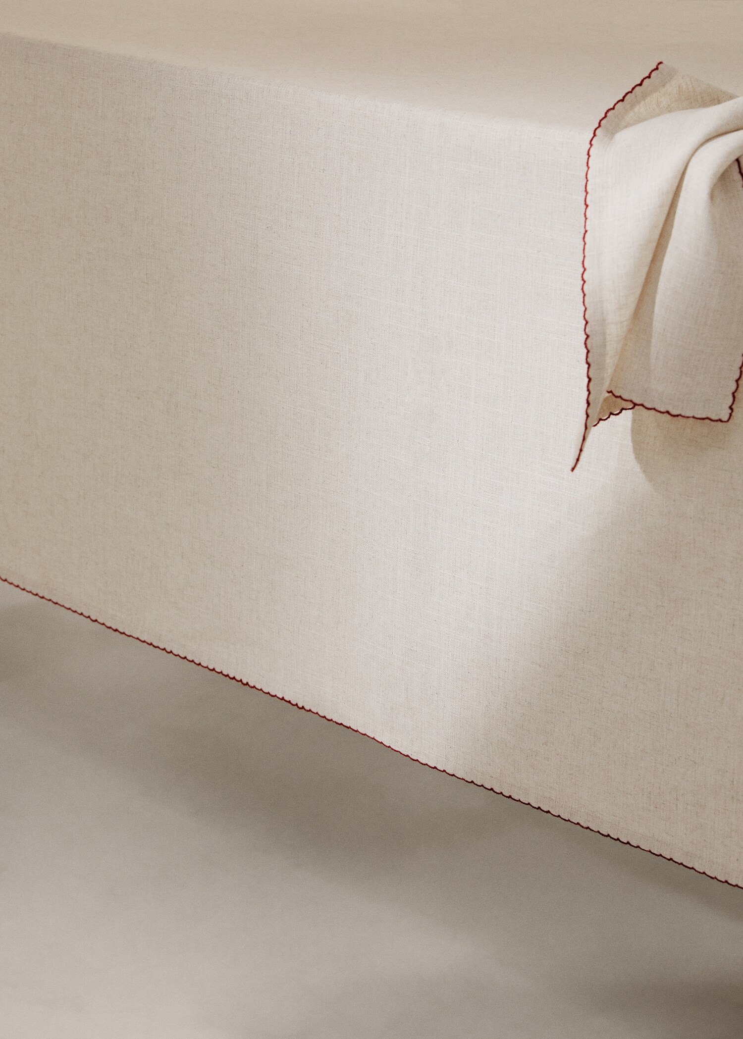 Embroidered trim tablecloth 150x150cm - Details of the article 8