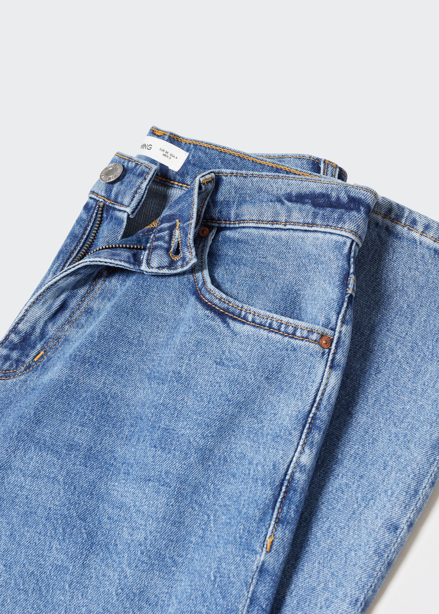 Mom comfort high-rise jeans | MANGO