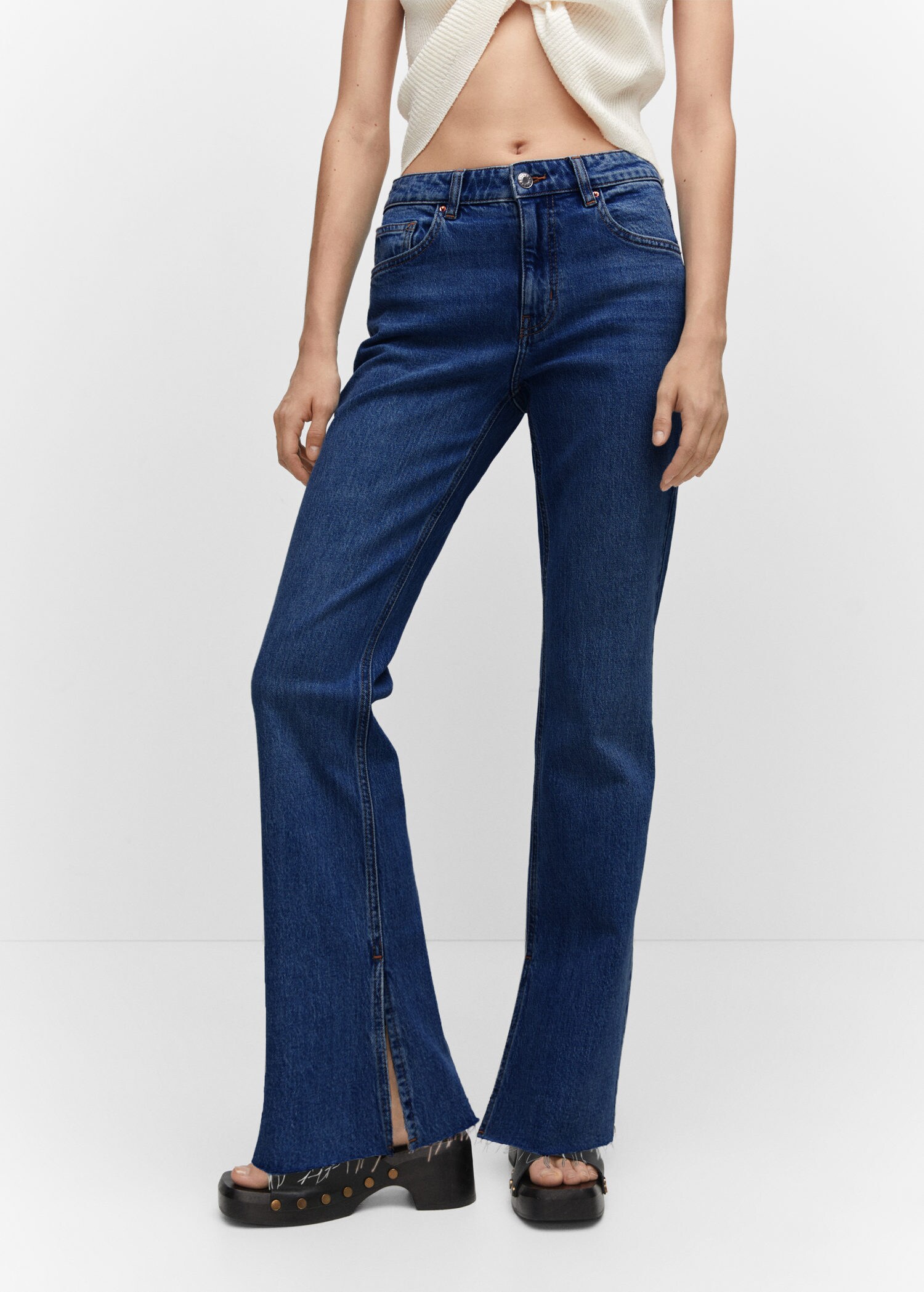 Mid-waist flared jeans with slits | MANGO
