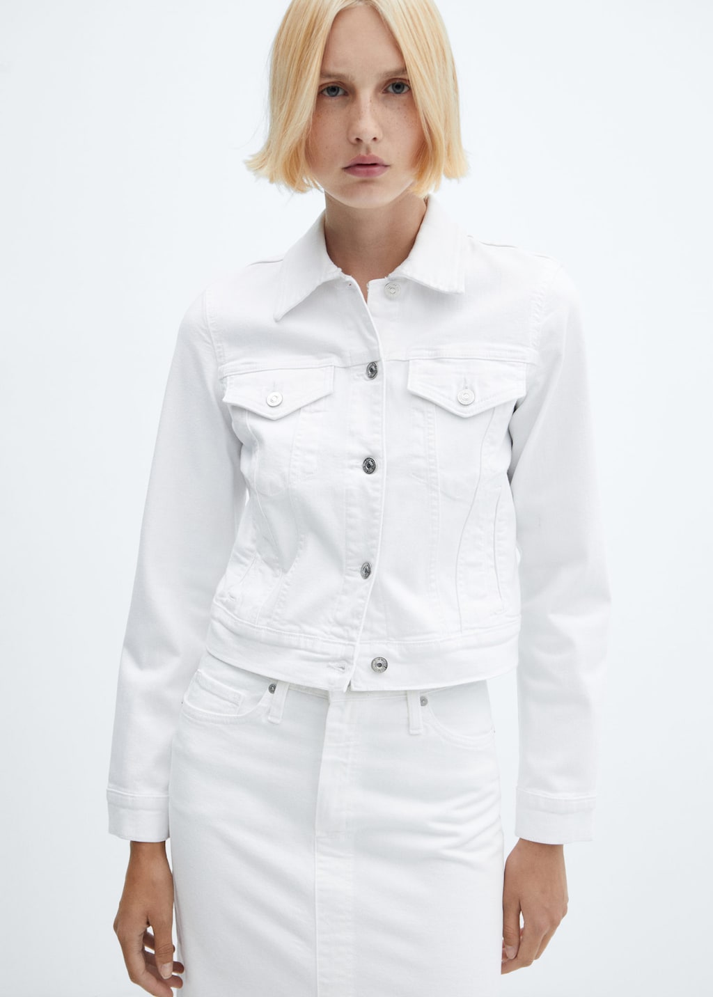 Short sleeve top white denim jacket
