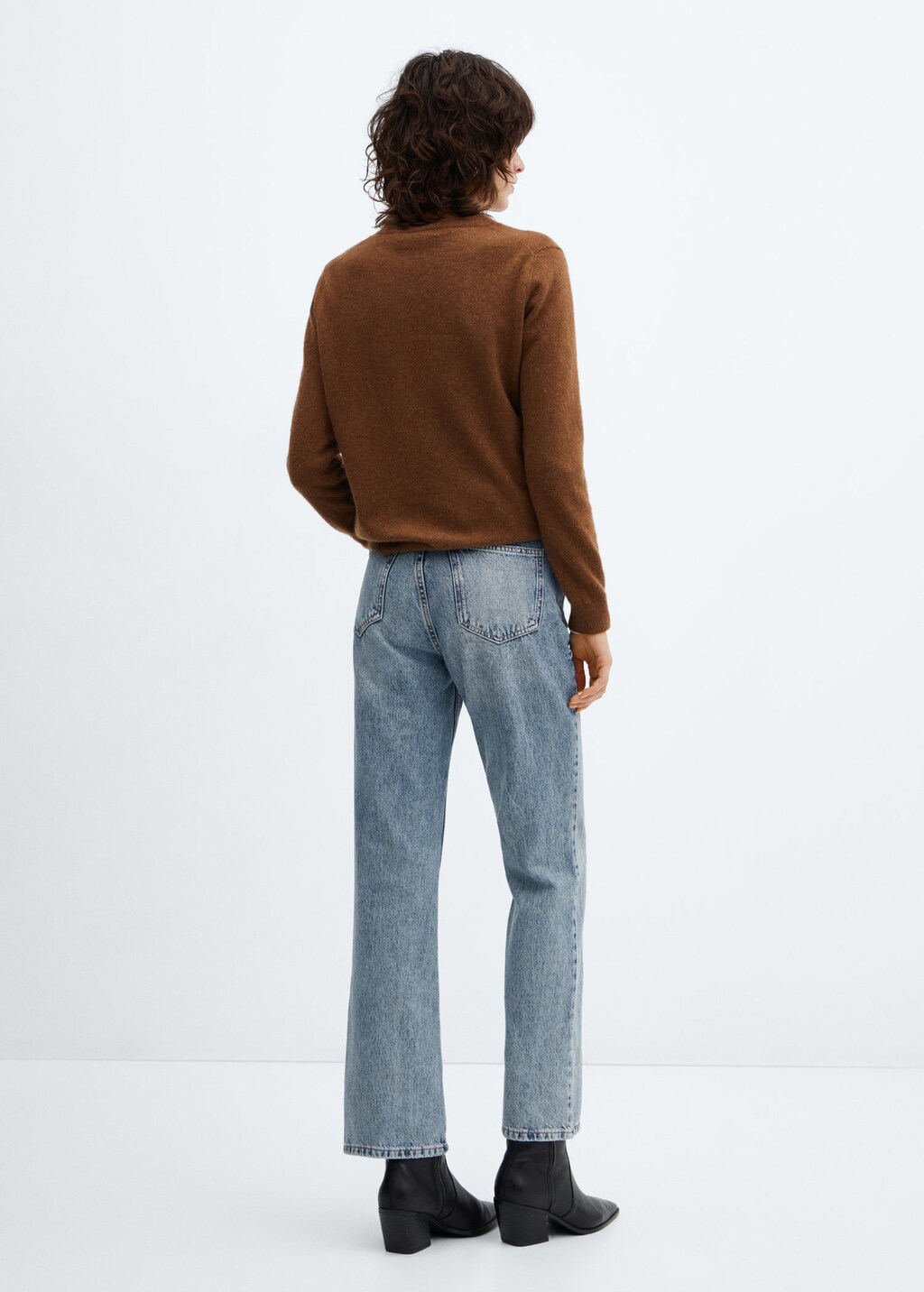 Mid-rise straight jeans