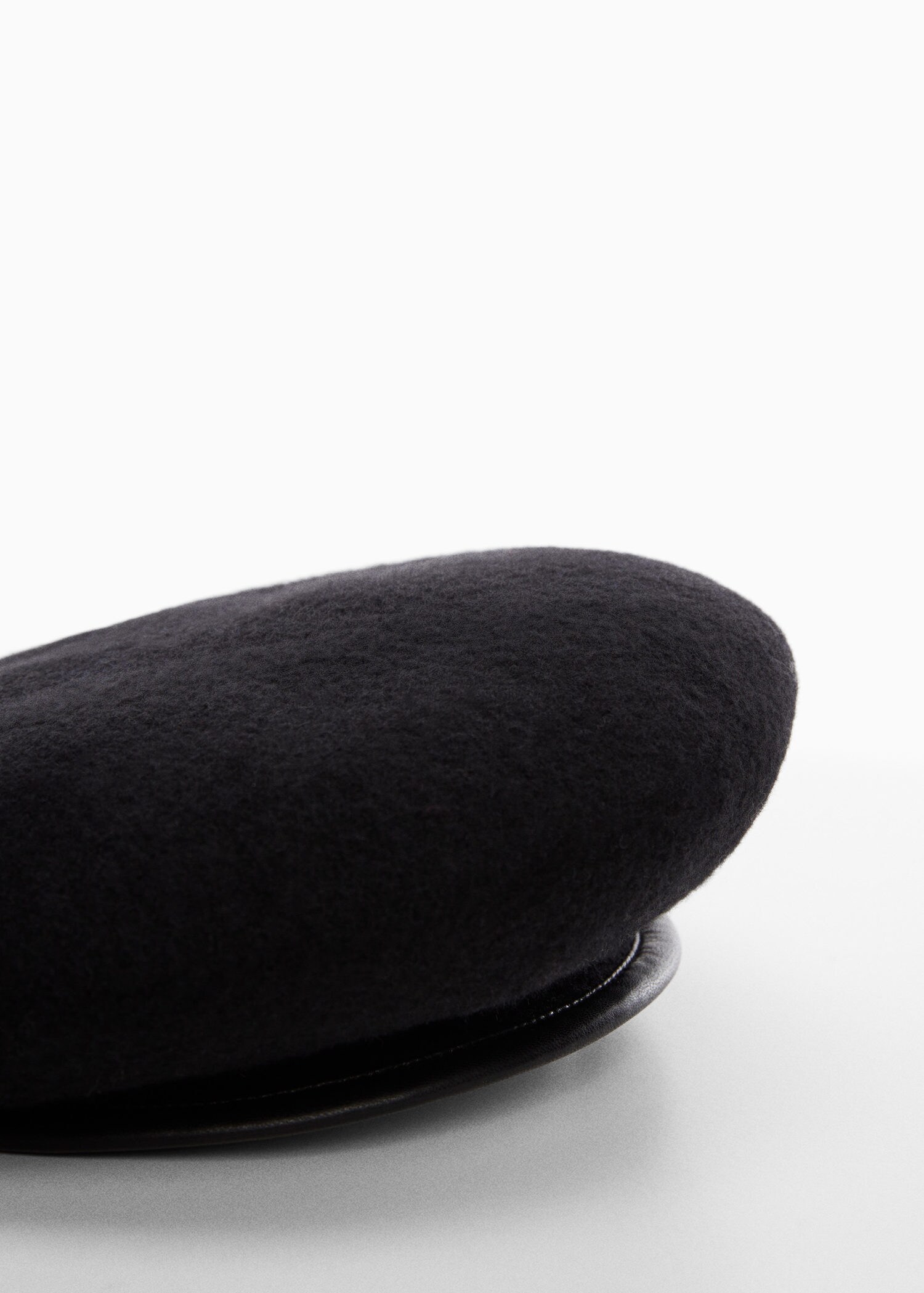 Merino wool beret MANGO