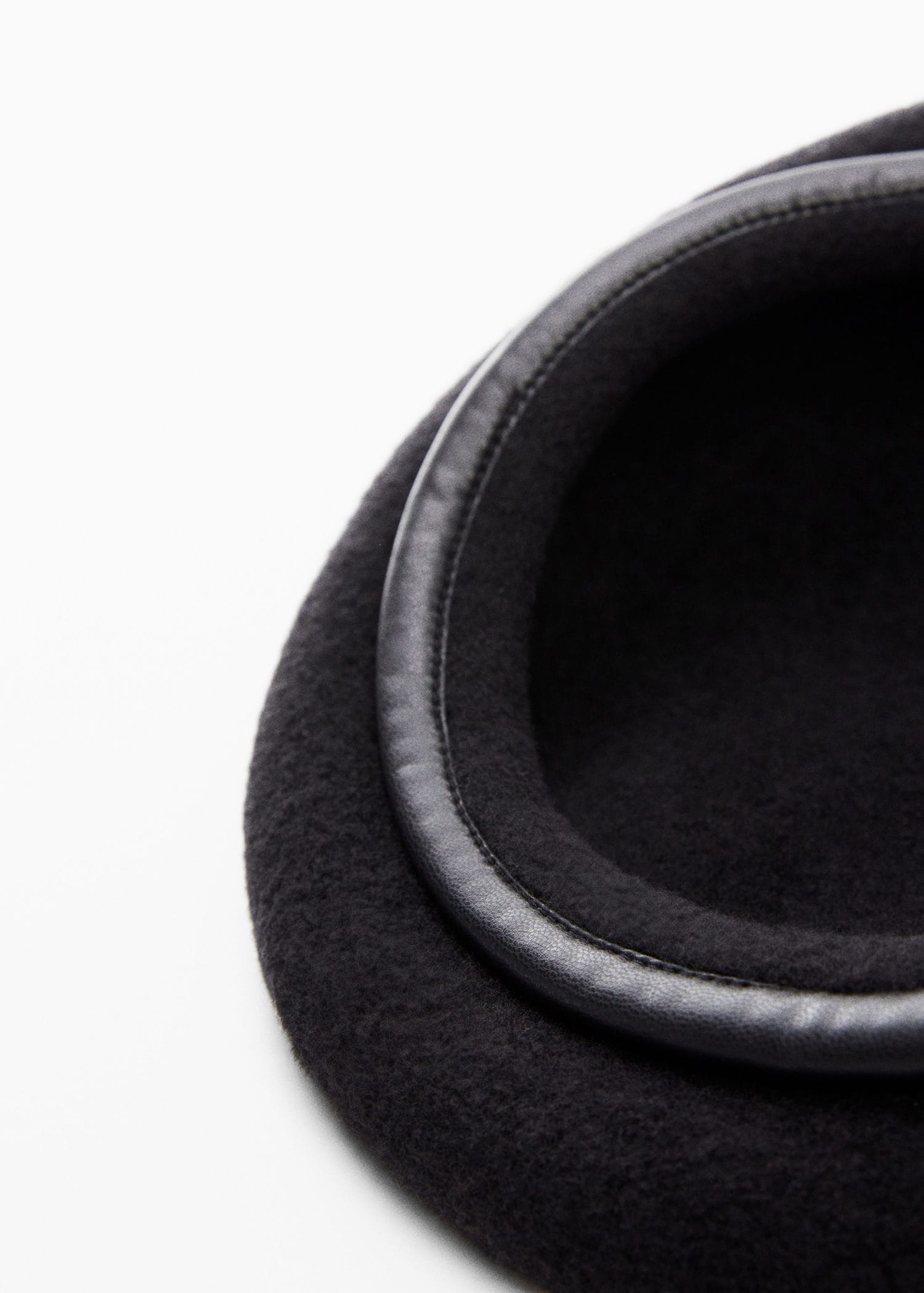 Merino wool beret MANGO