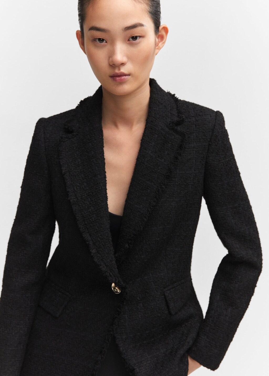 Veste tweed bouton bijou | MANGO