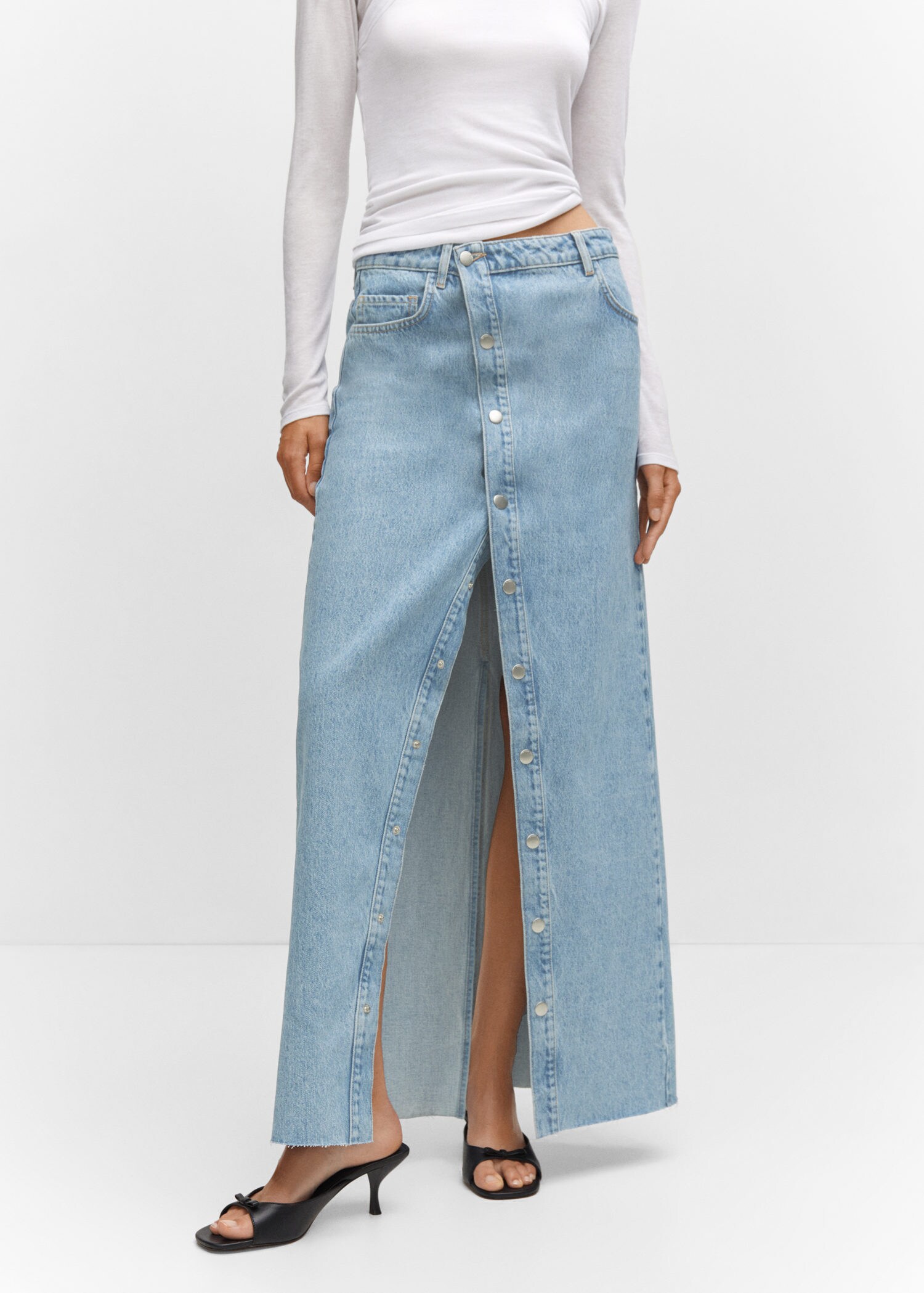 Blue Cargo Pocket Denim Skirt | Bae - NMIXX - Fashion Chingu