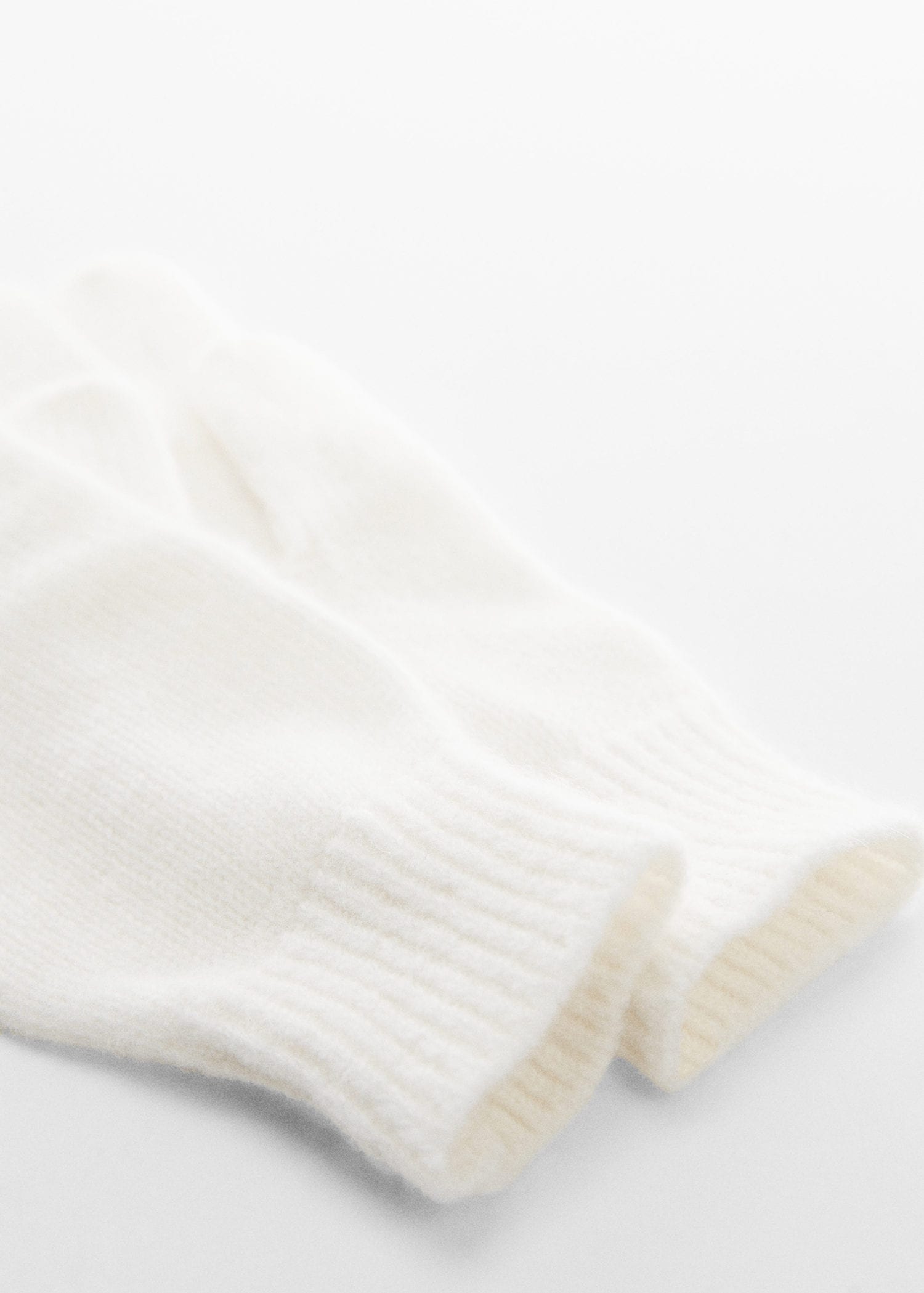 Cashmere gloves | MANGO