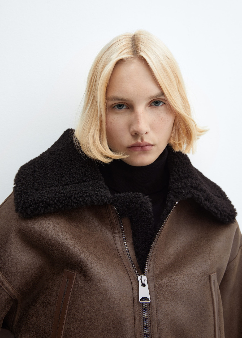 Faux shearling lined short jacket MANGO