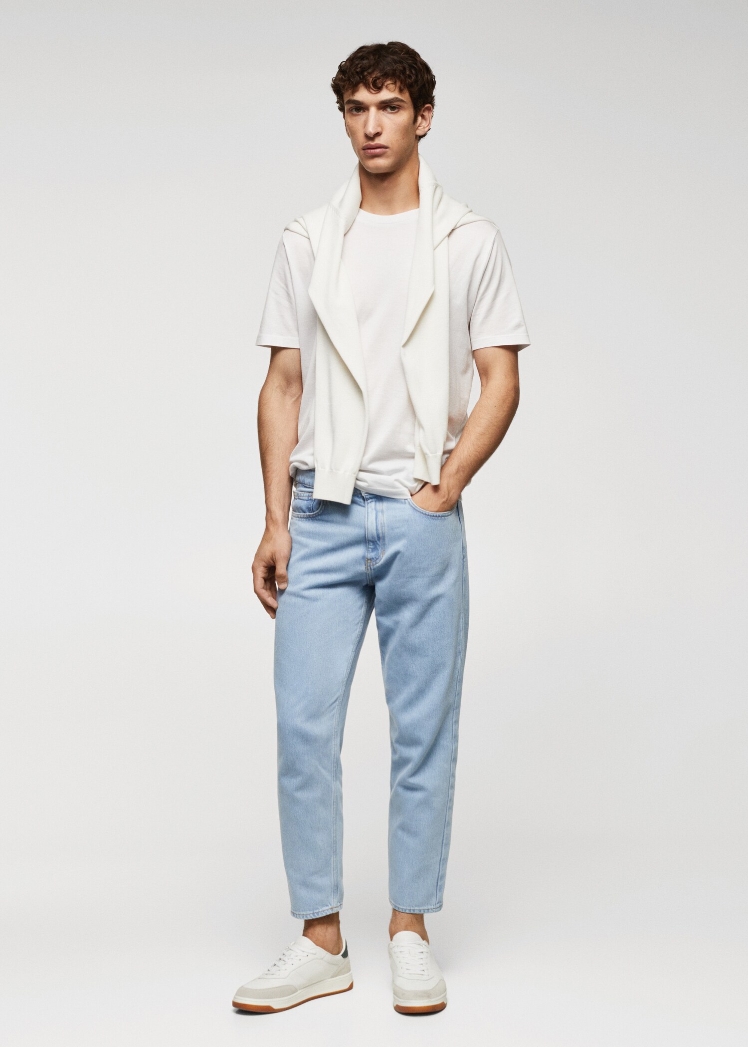 Jean léger tapered-fit délavé clair - Plan général