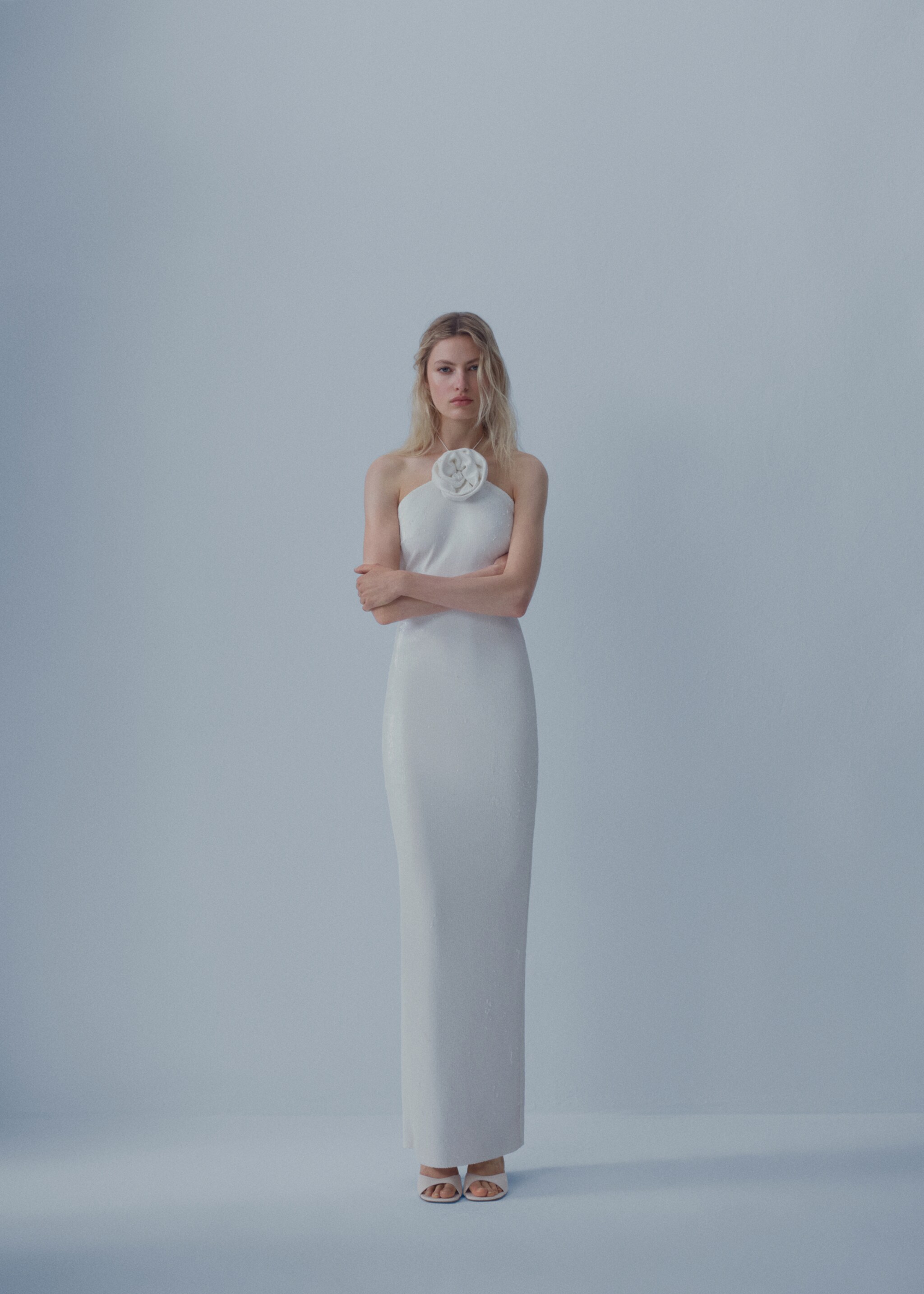 Vestido lentejuelas maxi flor - Plano general, Blanco. Ref: 57001098-00.