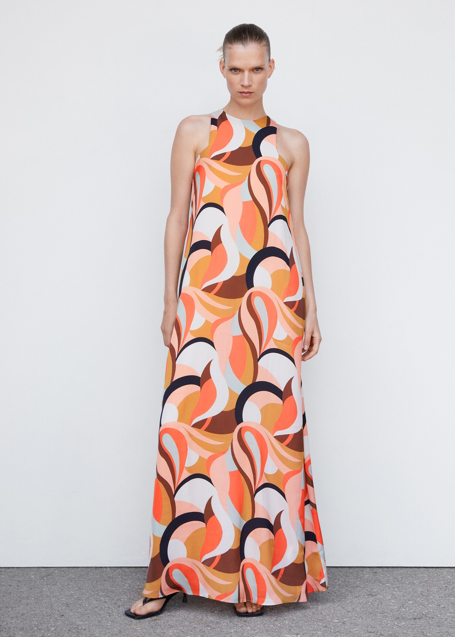 Vestido halter estampado - Plano geral