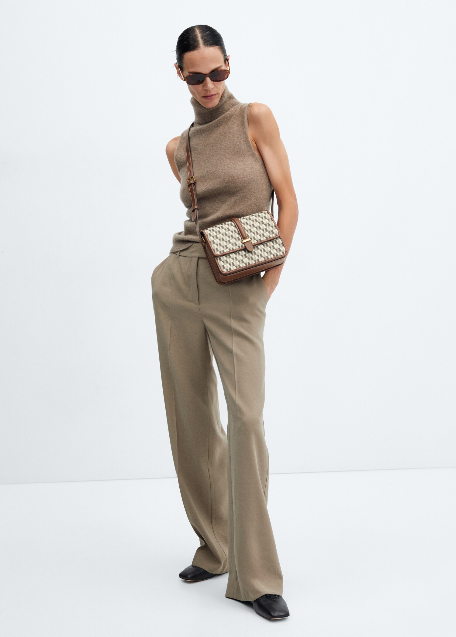 Shoulder bag with printed logo - General plane