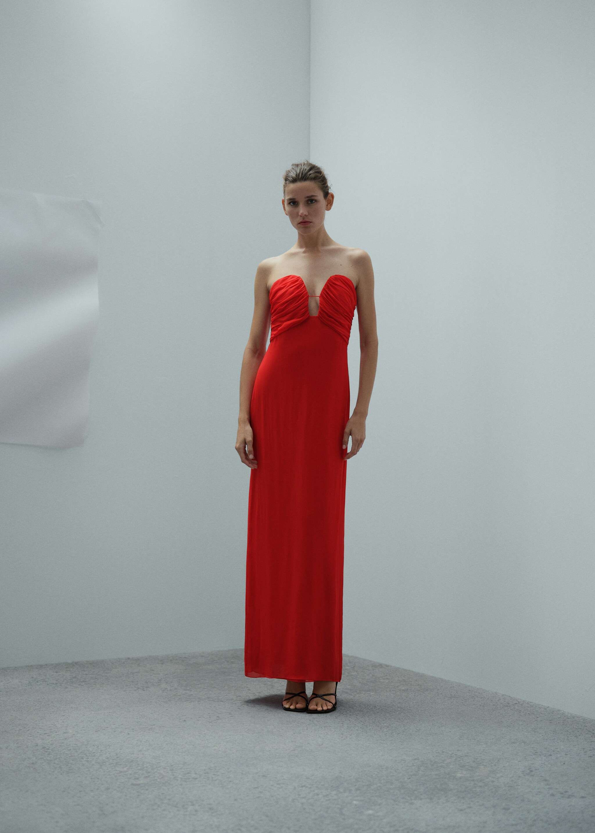 Strapless dress with sweetheart neckline  - General plane