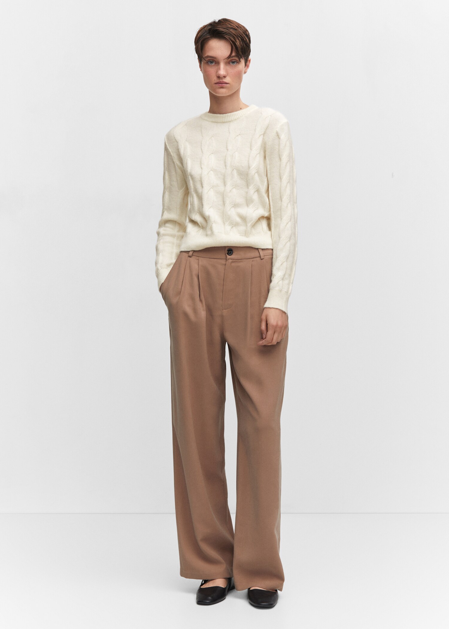 Cable-knit sweater - General plane