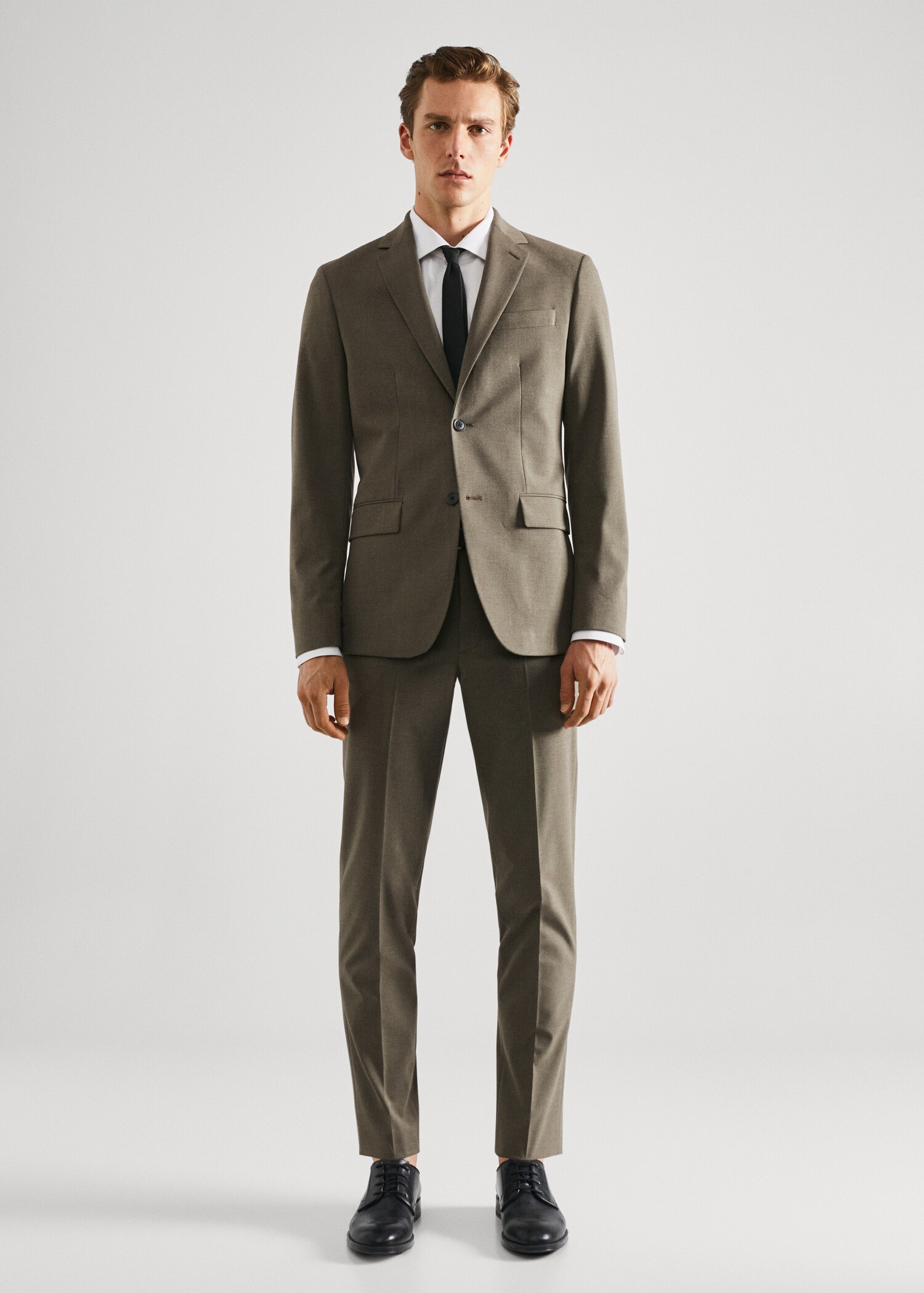 Pantalón traje slim fit tejido comfort strech - Plano general