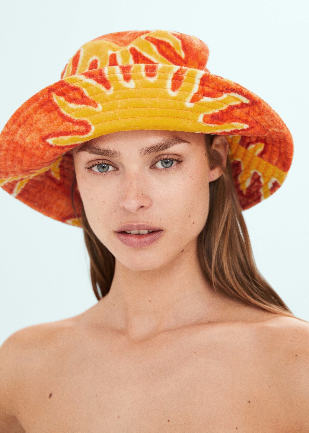 Printed terry cloth bucket hat Women MANGO Montenegro