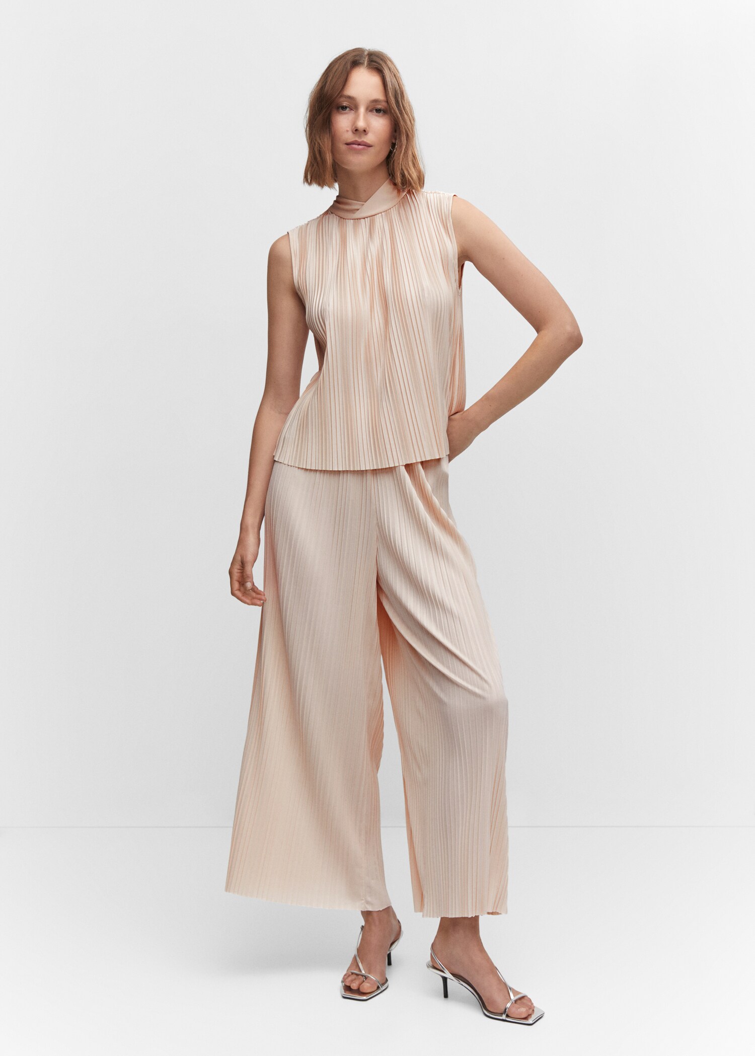 Pleated bow top - General plane