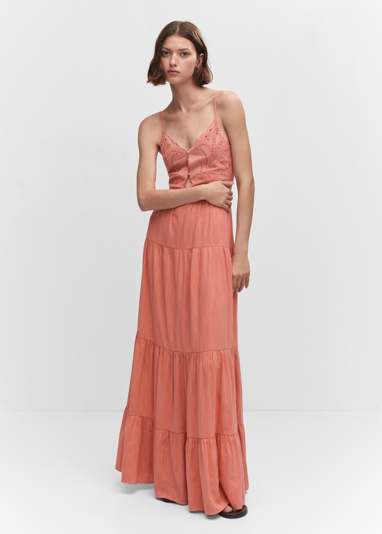 Besticktes Kleid mit ausgestelltem Rock - Allgemeine Ansicht