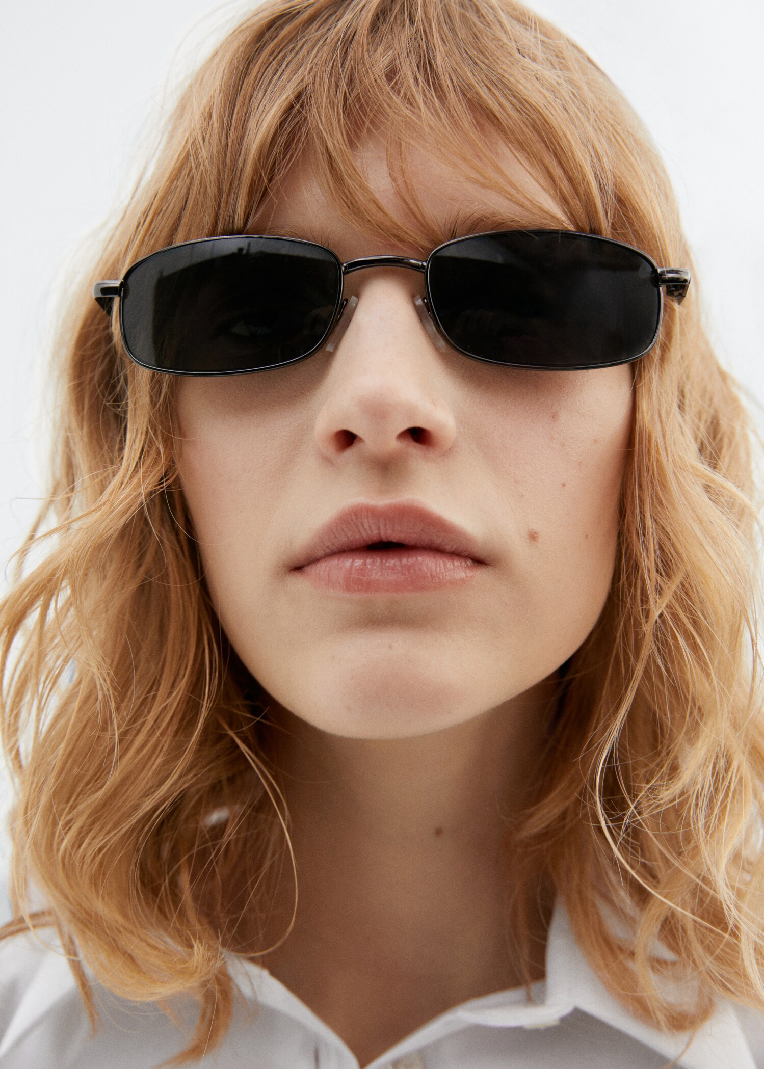 Retro style sunglasses - General plane